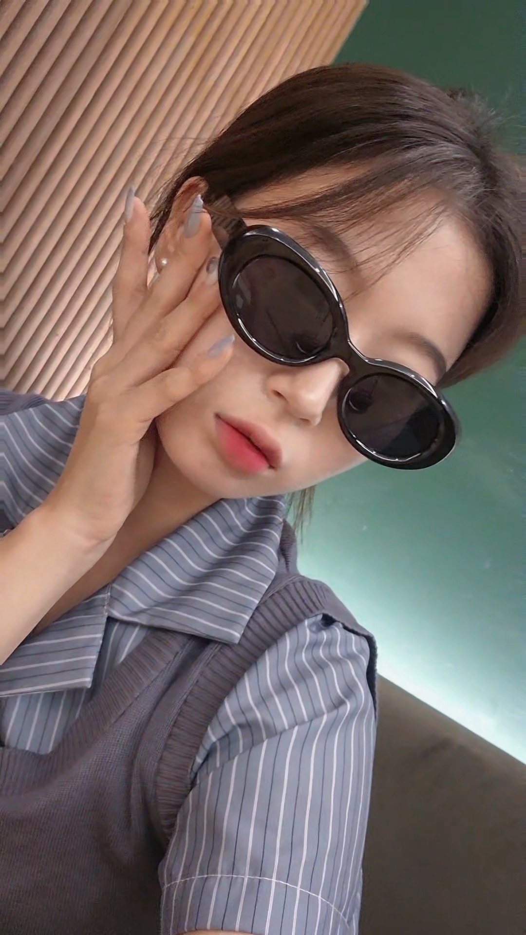 [SeeChic] 커트코베인 힙 타원 자외선 차단 선글라스