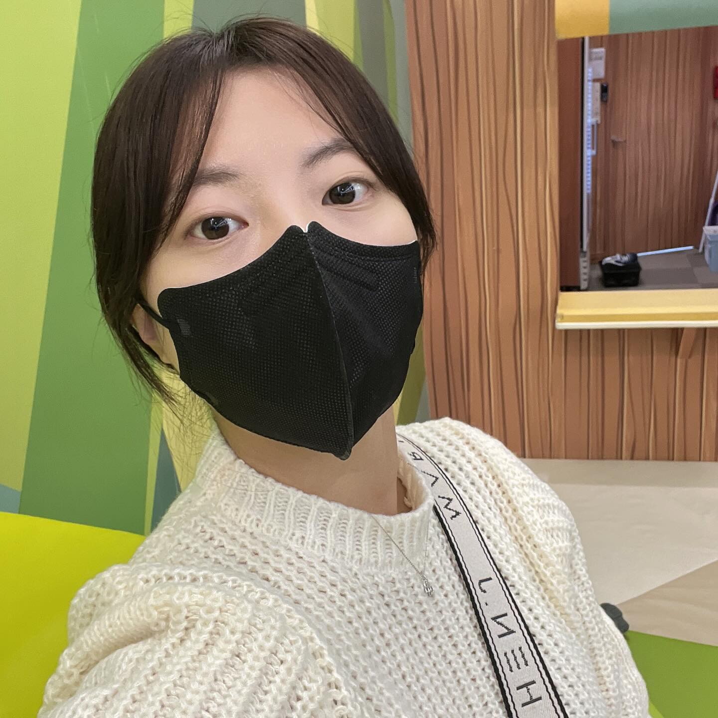 날이 추워져서 다시 마스크😷🤧

#마스크#감기#독감#겨울날씨#추워#감기조심#실내놀이터#니트의계절#마스크스트랩#다시차야지#😁