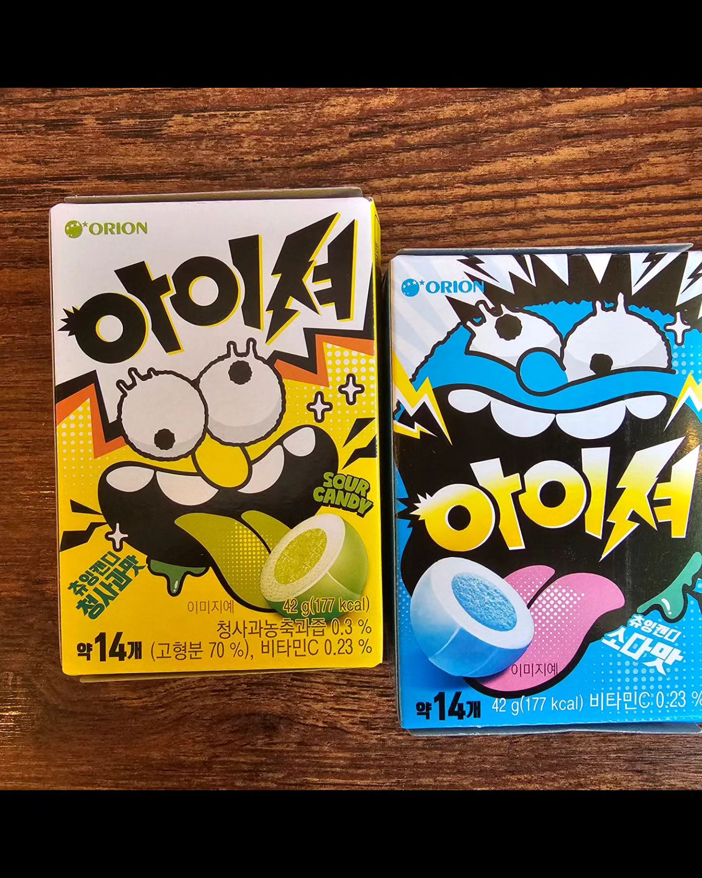 #협찬 orion_world #아이셔츄 #신맛캔디
.
새콤달콤하니 맛있는 아이셔츄!
마이쮸랑 비슷한 모양새지만 맛은 완전다름! 
.
마이쮸는 단맛에 치우쳐있다면 아이셔츄는 새콤한맛이 강한편! 
.
맛도 다양하게있어서 원하는대로 골라먹는 재미가 있는듯!
요즘같은 더운날에 새콤하니 조으다!
.
#맛집 #신상과자 #신상품나왔을땐 #오리온캔디 #츄잉캔디 #08L #찐맛집 #고양이 #레몬라임맛 #관심 #아이셔 #포도샤인맛 #경험 #강아지