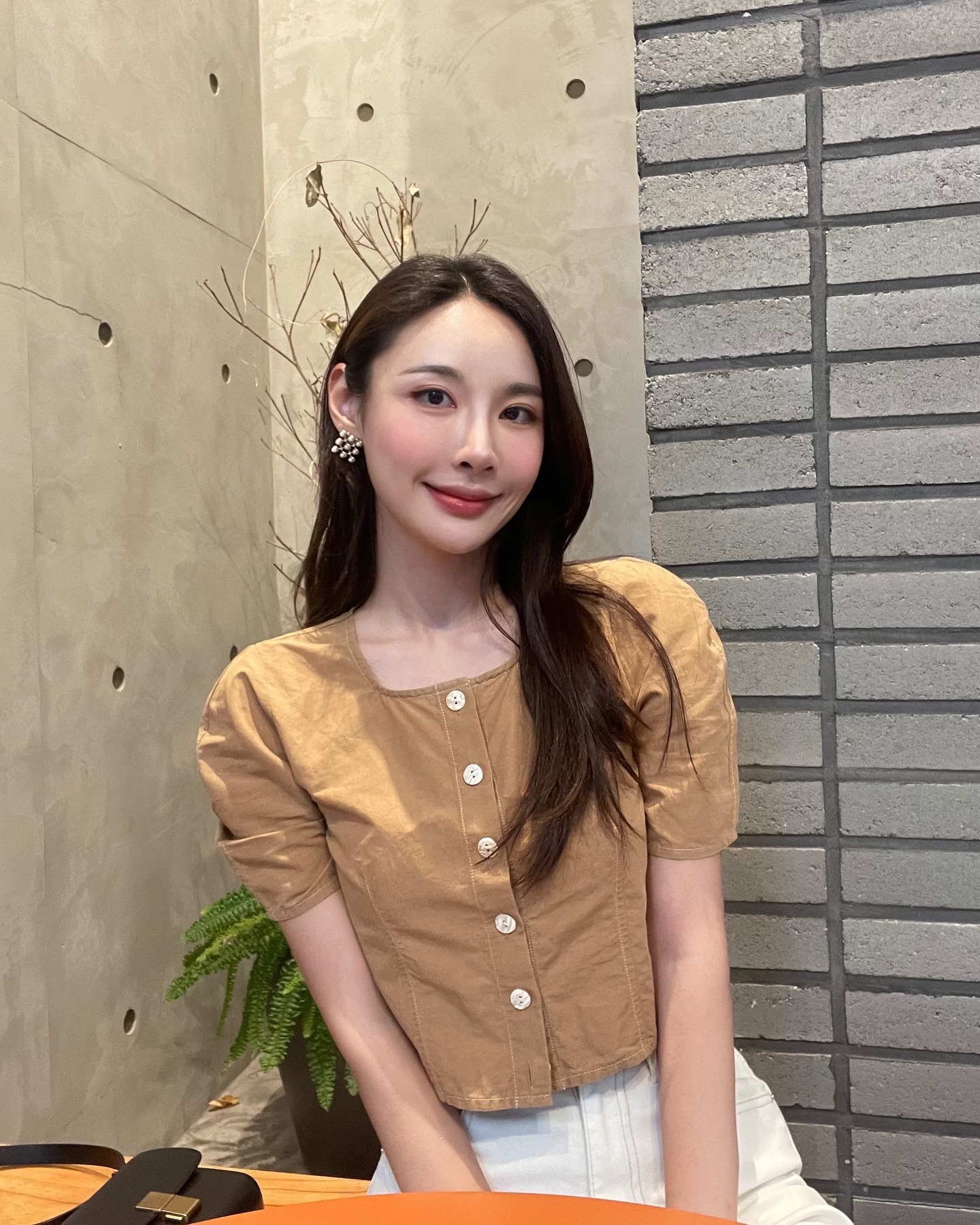 얼른 가을이 오면 좋겠어요🍁🍂🤎
가을 무드와 잘 어울리는 어나우트와 함께!!

unnout_studio #어나우트 #unnout
