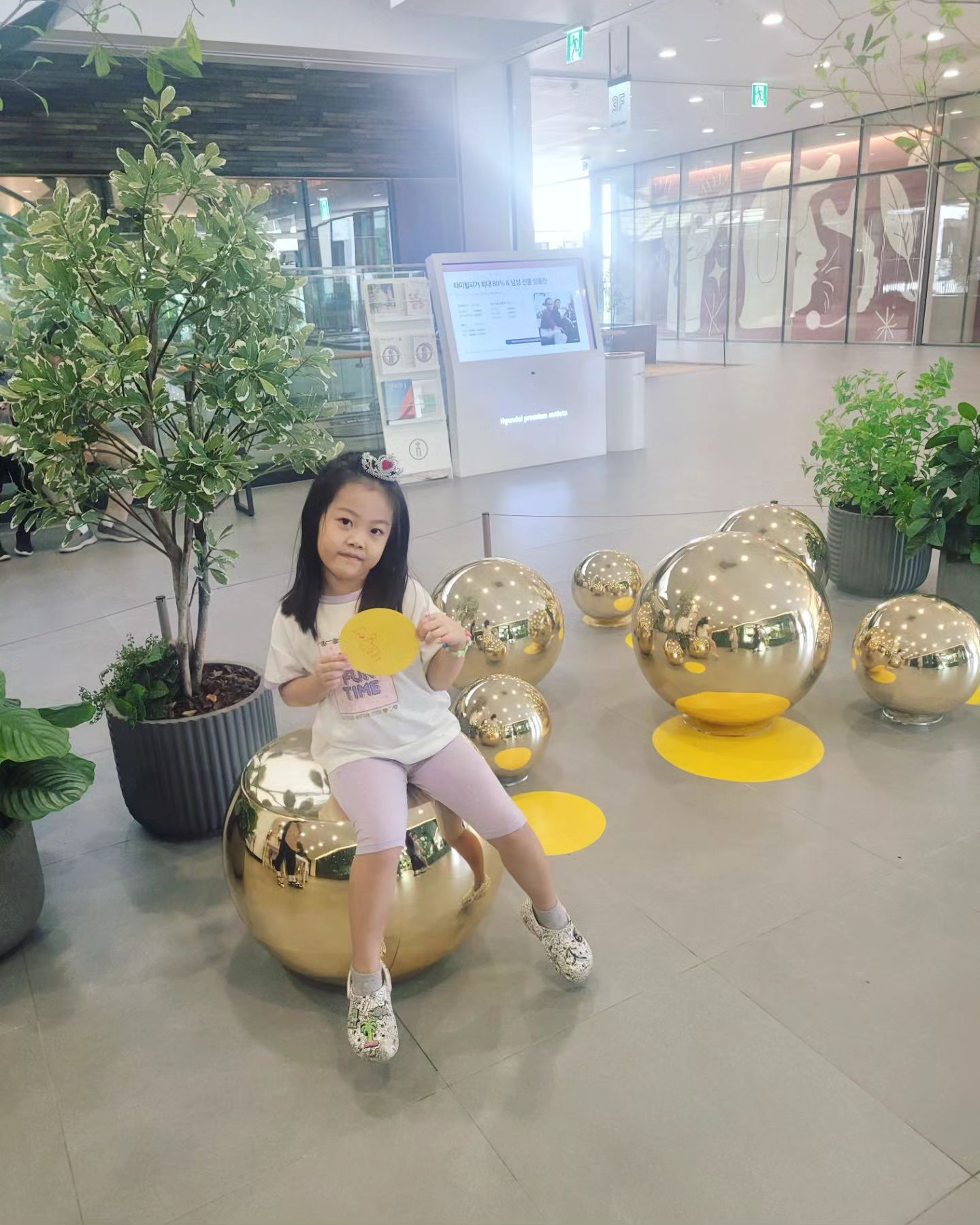 현대아울렛 스페이스점에는 모카가든이 있는데요, 넘 이쁘고 추석을 맞아 보름달 이벤트도 해요😍
.
#모카가든 #보름달 #한가위 #추석 #소원