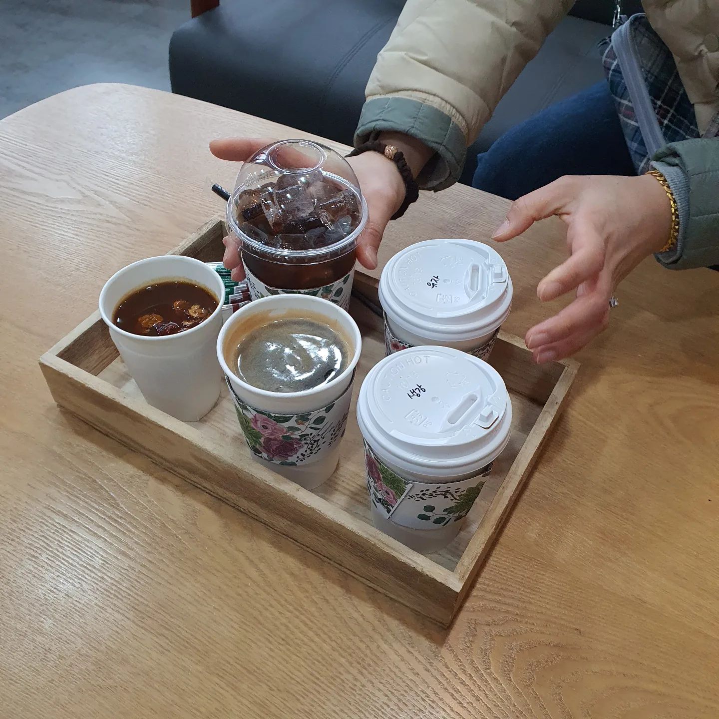 ෆ
어릴적엔 찬양 가사에도 은혜를
받아 감동과 눈물이 흘렀었는데
그런 첫사랑을 회복시키기 위해
이런 동력자를 보내주셨나 보다
ෆෆෆෆෆෆෆෆෆෆෆෆෆෆෆ
⠀
⠀
⠀
⠀
⠀
⠀
#송탄중앙침례교회 #로뎀카페