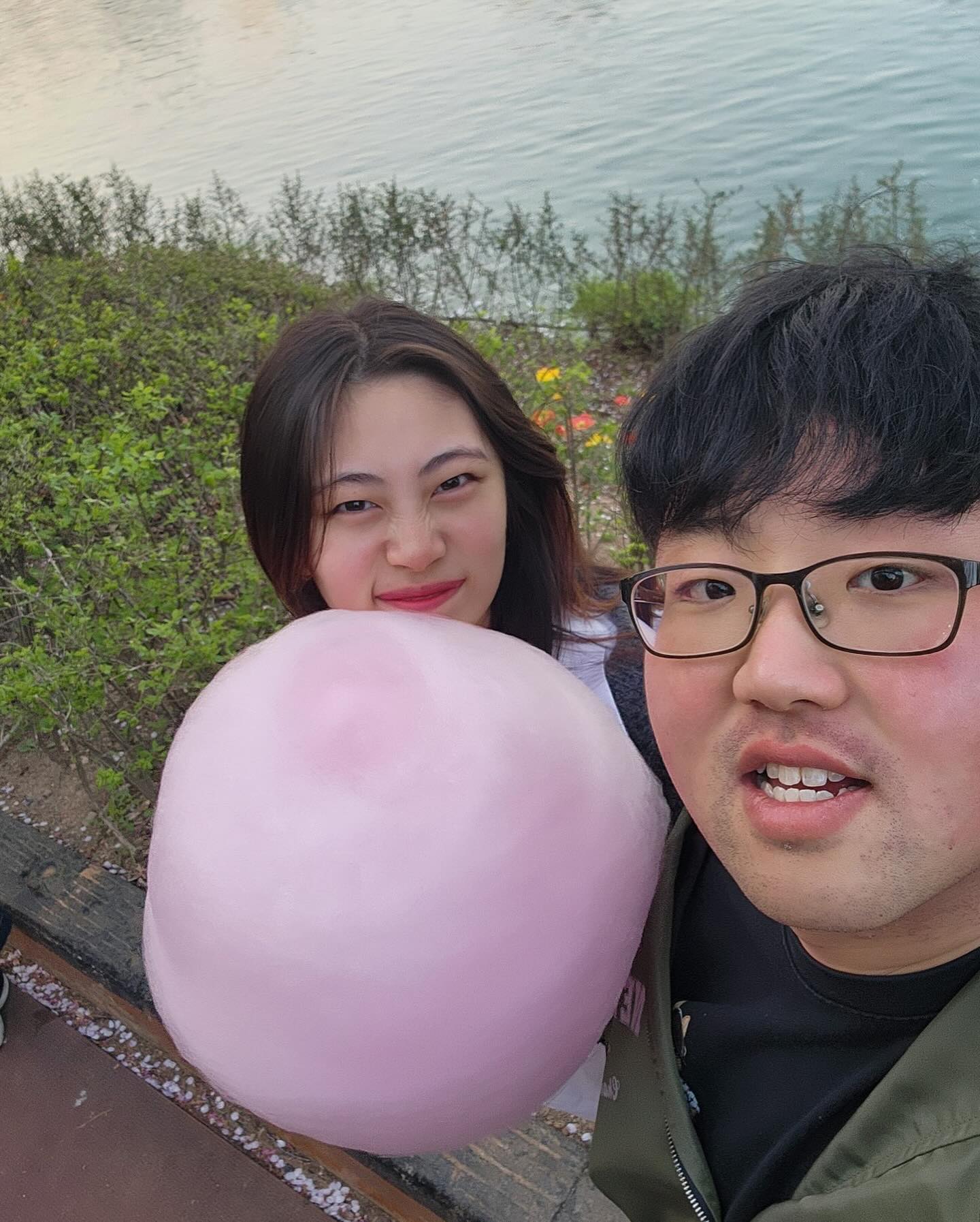 24-04-05 석촌호수 벚꽃구경2

#벚꽃구경 #봄 #석촌호수 #석촌호수데이트 #석촌호수벚꽃🌸 #데이트 #럽스타그램