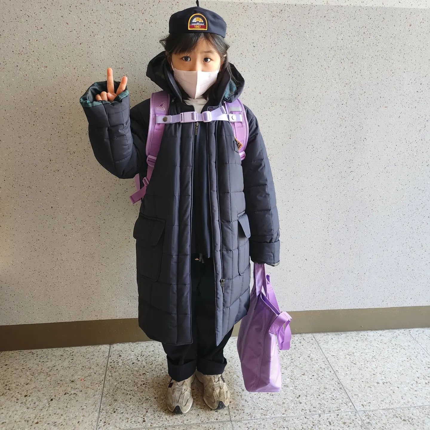 #첫찌❤️
우리강아지입학식날💕
교복도입고,
가방도메고준비하는순간부터
엄마마음이울컥울컥😢

엄마는눈물바람인대
넌기특하게잘해내어주어서
더기특하고대견했던날💕

앞으로의학교생활이
생각만큼쉽지않을너와나지만
우리서로의자리에서
각자,또그리고함께잘해보쟈:)

우리애기
초등학교생활도엄마가응원해💛

#초등학교 #입학식 #입학축하해
#경인교육대학교부설초등학교 
#1학년병아리