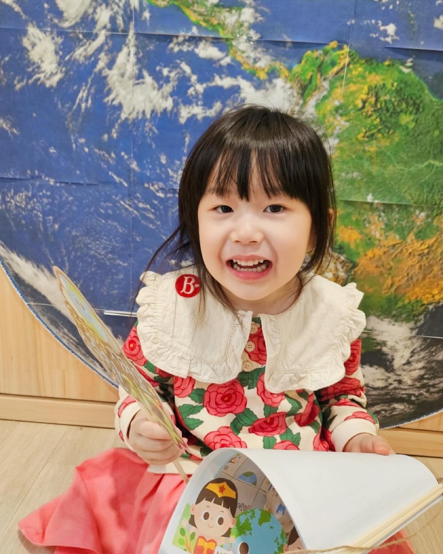 어른들 얼굴에 팔자주름과 달리
아이들 얼굴의 팔자주름은 너무 귀엽고 사랑스럽다 😍