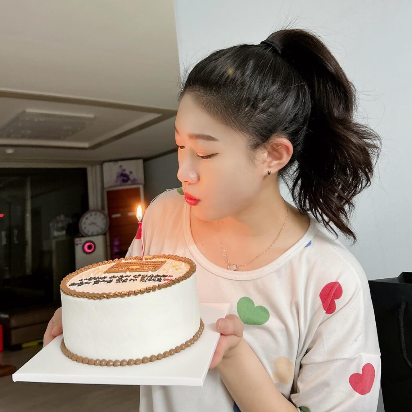 오빠가 선물한건 따로 올려야지❣️
내지농 장미꽃 1000개 사준다더니 
약속 지켜가는중✨🎂❣️