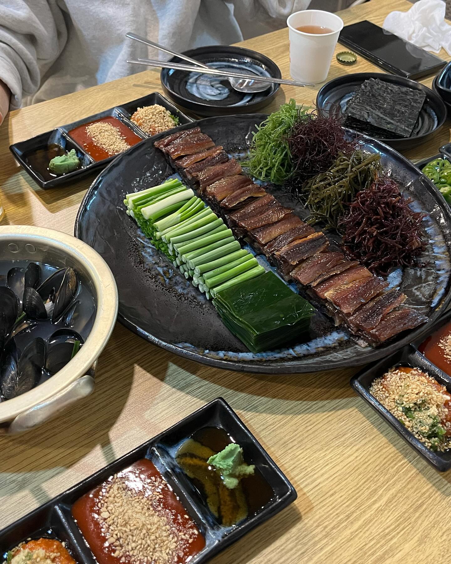 문산 아지메들 금촌가서 놀다오기!!!
춥다!!!
그래도 맛있고 즐겁고 다했네😆😆😆😆

해초과메기 넘 맛있잖아❤️❤️❤️
.
.
.
#금촌해초과메기#금촌웨스턴빌#줌마그램#수다#주말
