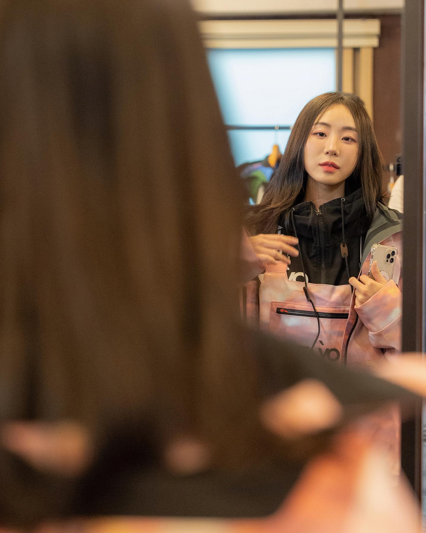 부쩍 추워진 요즘,
스키장 개장이 가까워졌다는 뜻💖
올해는 처음으로 휘팍에 있을꼬에요🫡

🏂 ov_korea 
📸 ryu_thor 

#snowboarding #오비오보드복
#오비오걸크러쉬