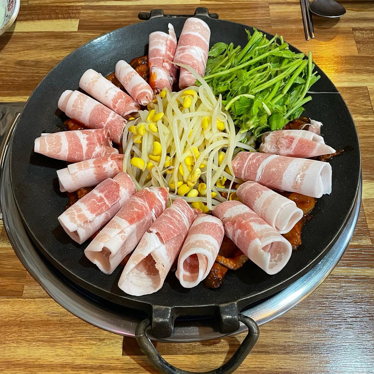 #광고 #협찬

📍쭈사장 본점
📌 광주 서구 금화로73번길 10-5

금호동에 있는 쭈꾸미 삼겹살 맛집인 쭈사장에 다녀왔어요!!
쭈삼 양도 많고 맛있어서 정말 끊임없이 먹고 왔어요🤤
진짜 맛있다고 유명하고 인기 있는 이유가 있더라구용!ㅎㅎ 다음번에 가게되면 시원한 맥주랑 같이 딱 먹으면 좋을거 같았어요!!!ㅎ
쭈삼 맛집 쭈사장 추천드려용!!😉

#광주맛집 #금호동맛집 #쭈꾸미맛집 #쭈삼맛집 #금호동 #쭈사장 #쭈란 #광주맛집추천 #금호동맛집추천