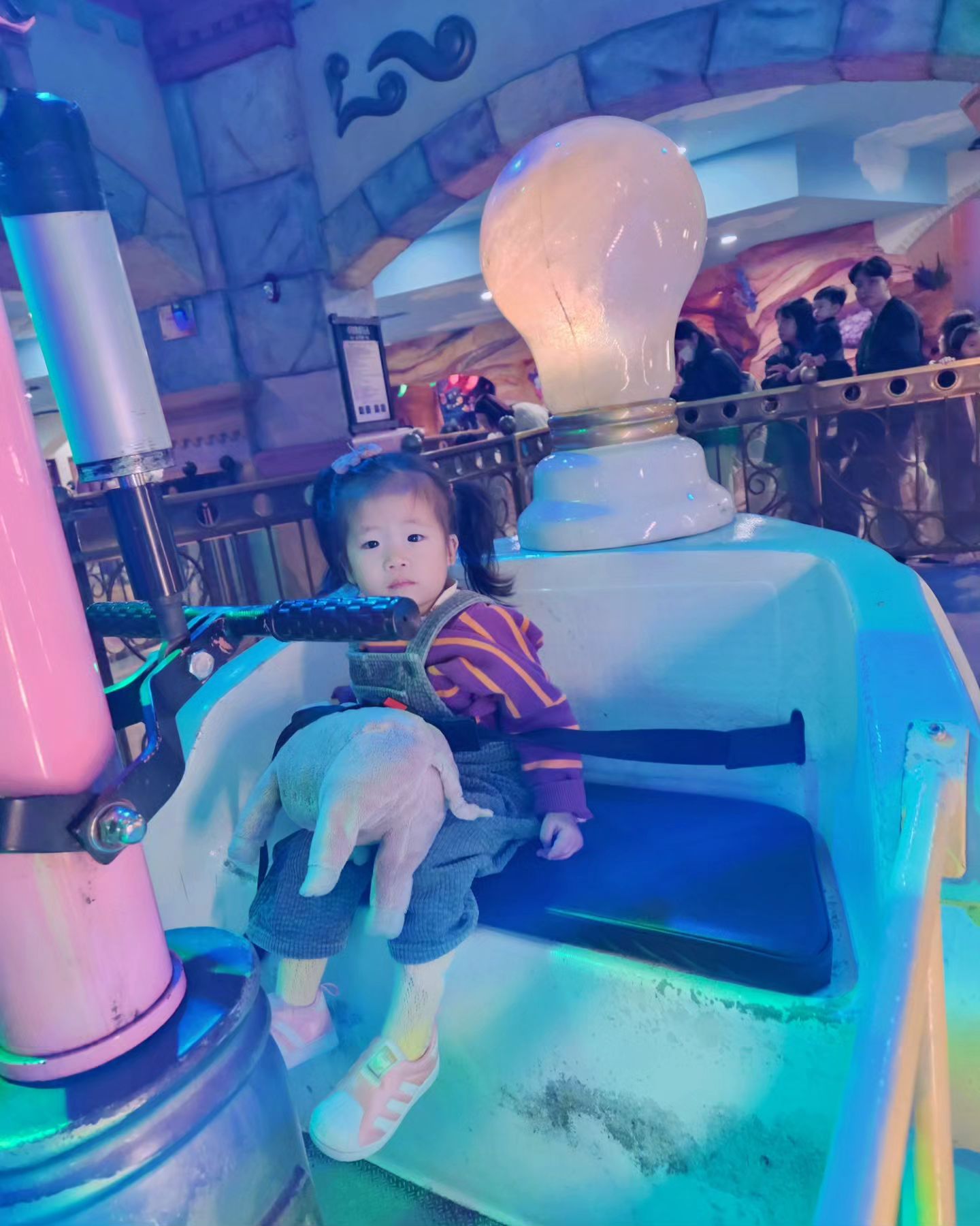 건강하게만 자라주는게 나랑 기오기 소원👶🏻🤍👶🏻
소심한 우지니는 맘에 안드는 사람 누구든 패버리고 살았으면 좋겠고 려워니는 성질좀 죽였으면 좋겠당..^^;;;

2024년에도 우리가족 사랑해🤍🫶🏻
새해 복은 다~~ 우리꺼!!!