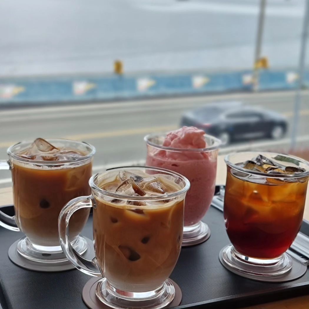 커피맛은 아쉬웠지만 그래도 잘 쉬었던 곳
여기는 경남고성 바닷가 근처 카페 어딘가~  ㅎ

#경남고성뷰맛집 #경남고성카페 #먹스타 #카페스타그램