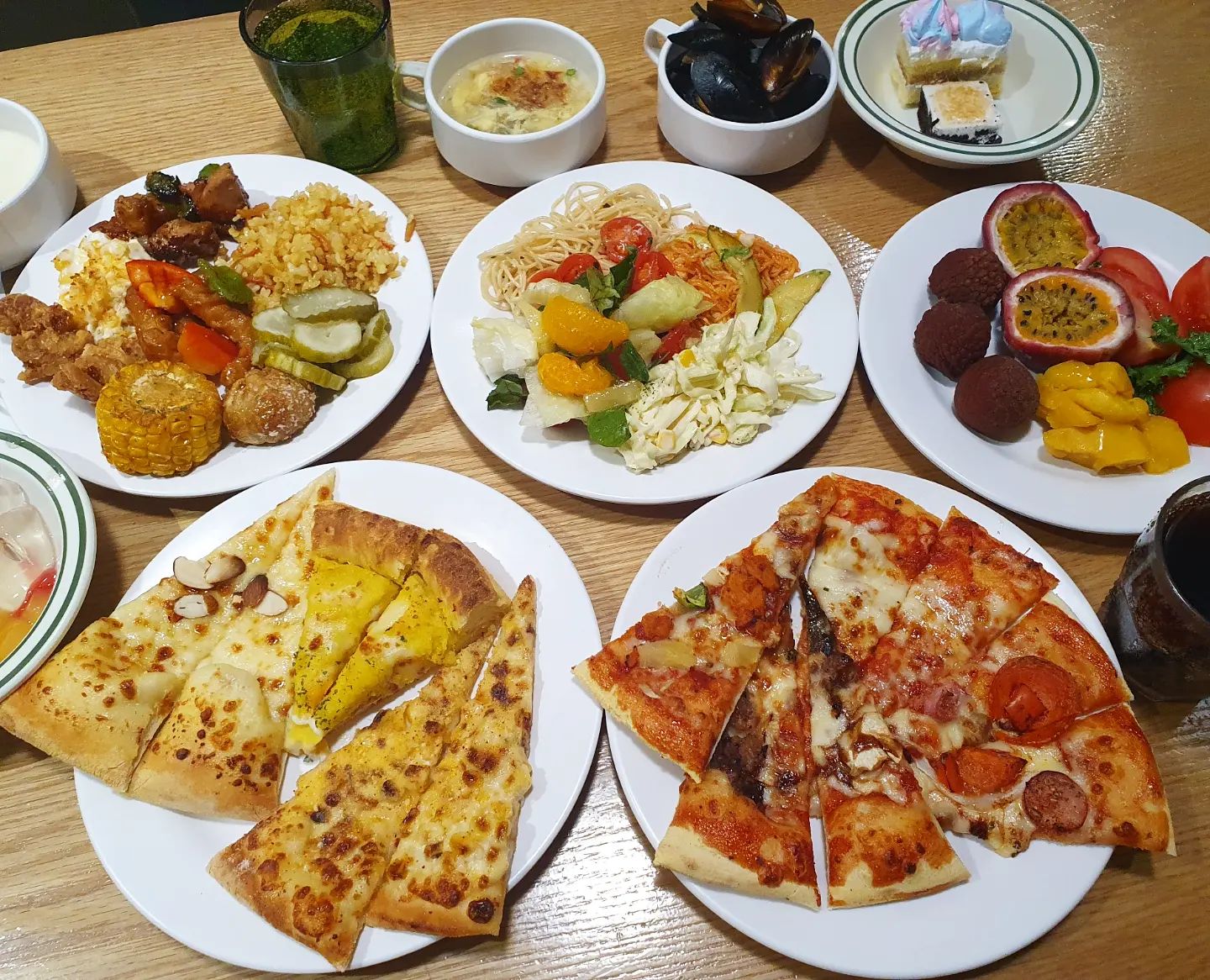 #협찬 
#강남뉴코아 #피자몰 

#미국식피자 텍사스BBQ, 갈릭브레드피자 넘 맛있어요

그 밖에도 LA핫치킨, 그릴드갈릭치킨, 로제파스타, 프레시홍합스튜 등도 맛있구요

디저트로 오로라케이크,  마시멜로우브라우니,  군옥수수아이스크림 까지~

주말에 가니 먹을 게 훨씬 많다는 거....👍👍👍👍

#고속터미널역맛집 #피자뷔페 
#샐러드바 #반포맛집 
#뉴코아강남 #뉴코아강남맛집
.
.
.