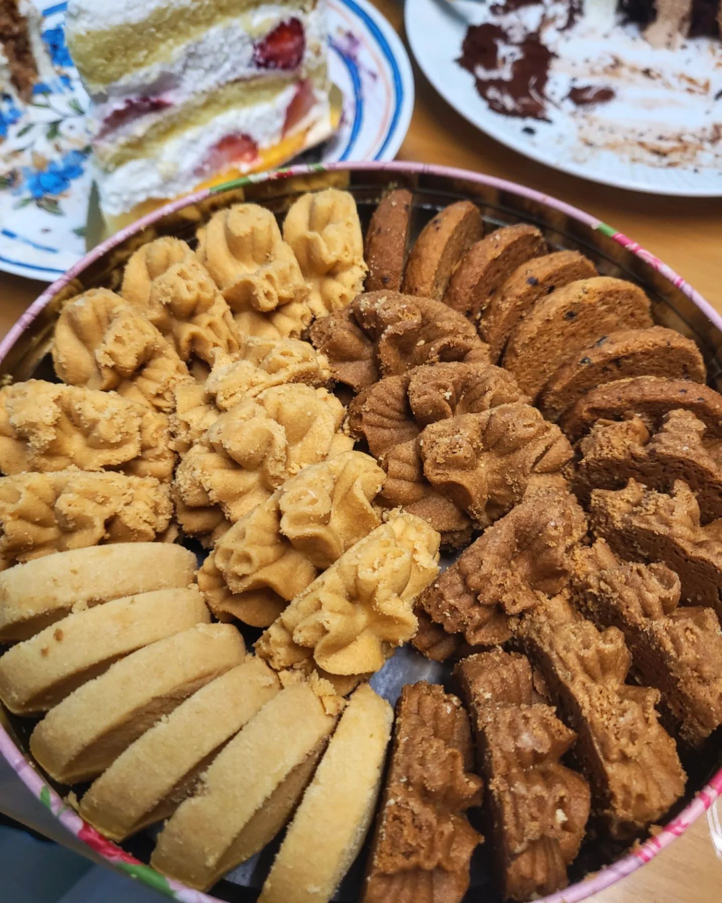 .
너무 맛있는 하루 ㅋㅋㅋㅋ
너희들을 만나면 배터지는 하루 ㅋㅋㅋㅋ
맛난것도 마니사오고 ㅋㅋㅋ 
맛난것도 마니배달하고 ㅋㅋㅋ
고기궁전 중독자는 또 배달을 시켜따

#배부른하루 #한셋트 #맛있다그램 #먹스타그램