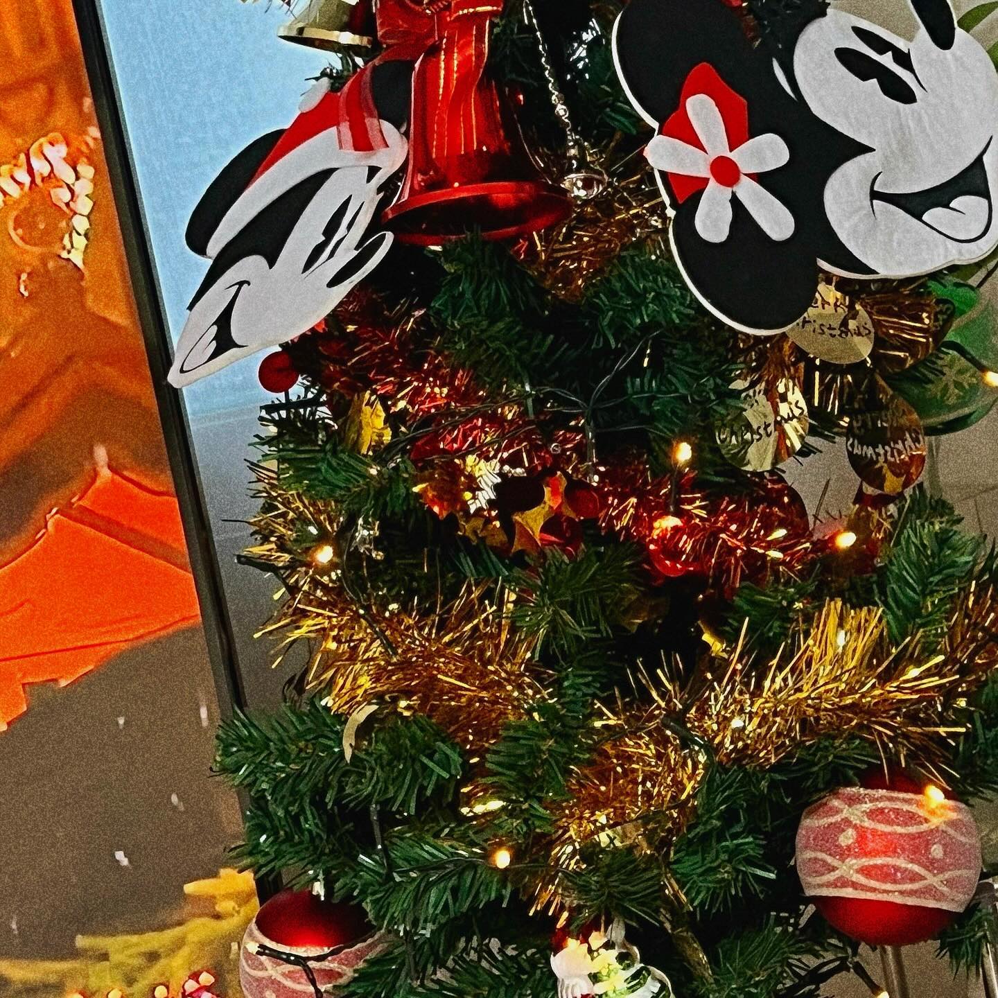 🎅🏻🧑🏻‍🎄