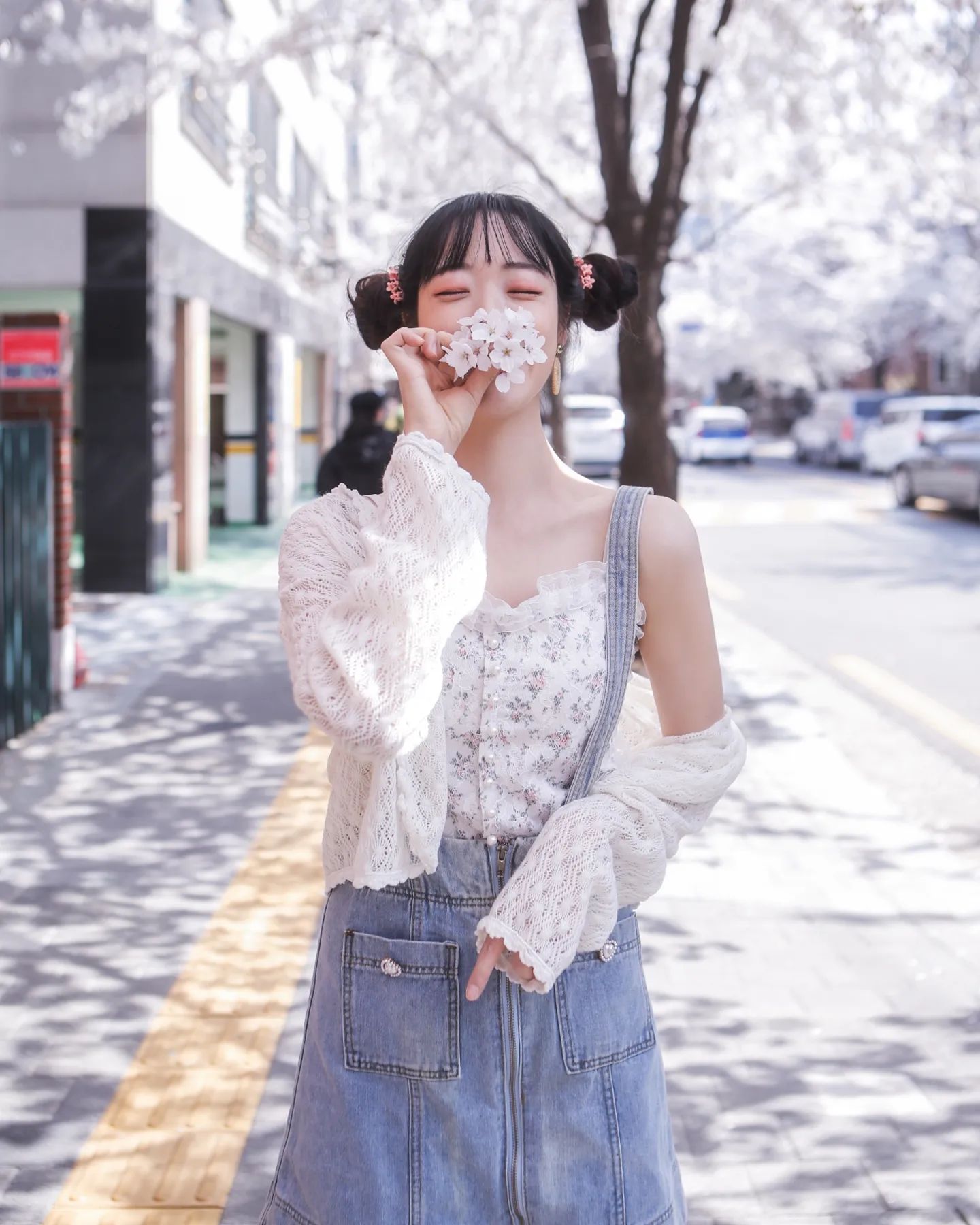 정신없는 요즘입니다ㅠㅠ
누군가의 죽음을 본다는건 참 쉽지 않은 일이에요ㅠ
사진찍고싶어요 으악ㅋㅋㅋㅋ
ㆍ
ㆍ
#사진의_감성
🙋‍♀️ kangajiji_
📸 hooni_snap
ㆍ
ㆍ
#벚꽃스냅 #감성사진 #봄스냅 #벚꽃 #스냅사진 #일반인모델 #여자모델 #상호무페이 #스냅 #컨셉촬영 #협찬모델 #인플루언서 #서울스냅 #snap #snapshot #しゃしん #korean #portrait #photography #photographer #model