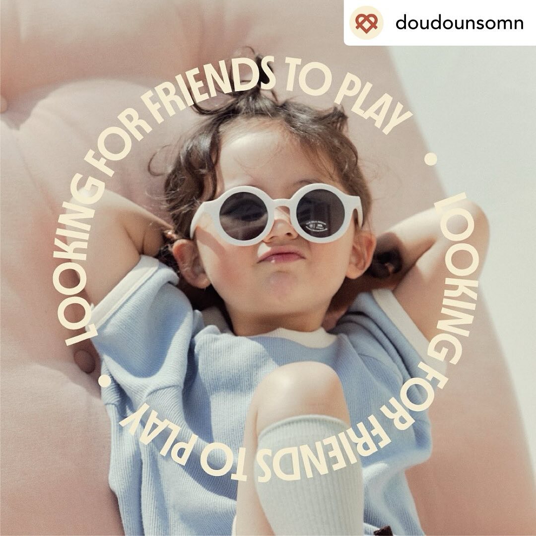 Posted withregram • doudounsomn 1기부터 6기까지 두런두런 한분 한분 너무 애정가득 활동해주신덕분에 벌써 일곱번째 친구들을 모집하게 되었어요🥺 

여름을 함께 할 상큼한 두런두런 7기

두런두런은 저희 무드를 좋아하고 솔직하게 피드백도 전달하며 좋은 인연을 만들어가고싶어요💙

두런두런 7기 친구들은
6개월부터 130사이즈 착용가능한 친구들까지 지원가능하며 총 10명 입니다!! 

모집기간은 4월 14일부터 21일까지이며 
발표는 4월 25일입니다!! 

그럼 참여 방법 안내드릴께요
본 피드를 리그램 혹은 캡처 후 피드에 올려주신 후 저희 계정에 
아이 성별 및 키 몸무게 댓글로 남겨주시면 끝🤍

🏷️비공계 계정과 타 의류 브랜드 서포터즈 활동 시 선정에서 제외되세요

두두앤솜과 함께 여름을 보낼 친구들 모여라💙💙