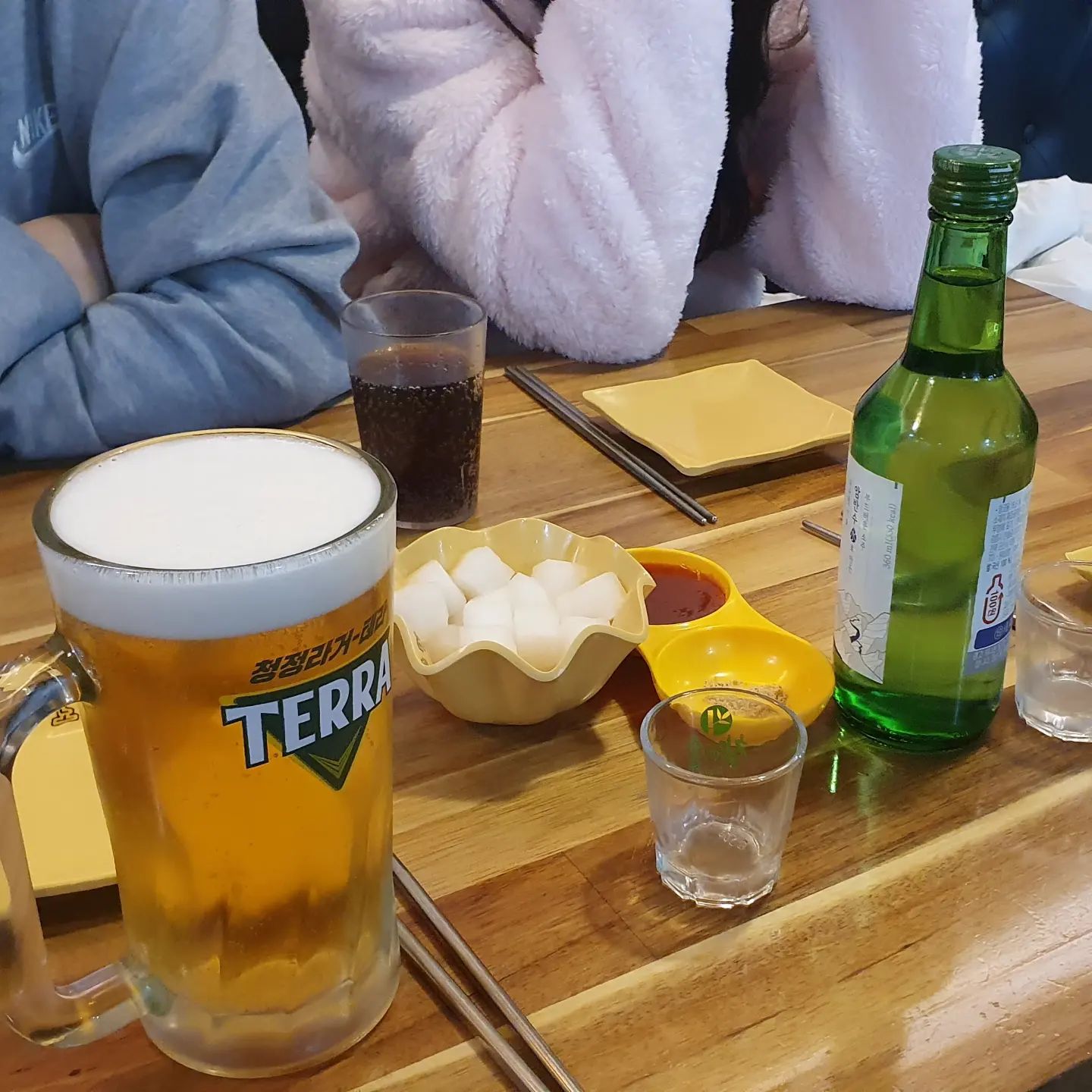 #2차는치맥🍗🍺 #노랑통닭옥정점 #쏘맥자격증 
#딸래미졸업파티2차 #치킨은사랑입니다 
#다이어트는내일부터 #반반치킨 #깐풍치킨
#후라이드 #양도푸짐❤️ #친절한매장👍👍👍💕
불타는 금요일 내돈주고이용한후기
치킨이 맛있어서 반했습니다. 여기는 찐입니다.
터프가이유부남 맛집투어중~♡