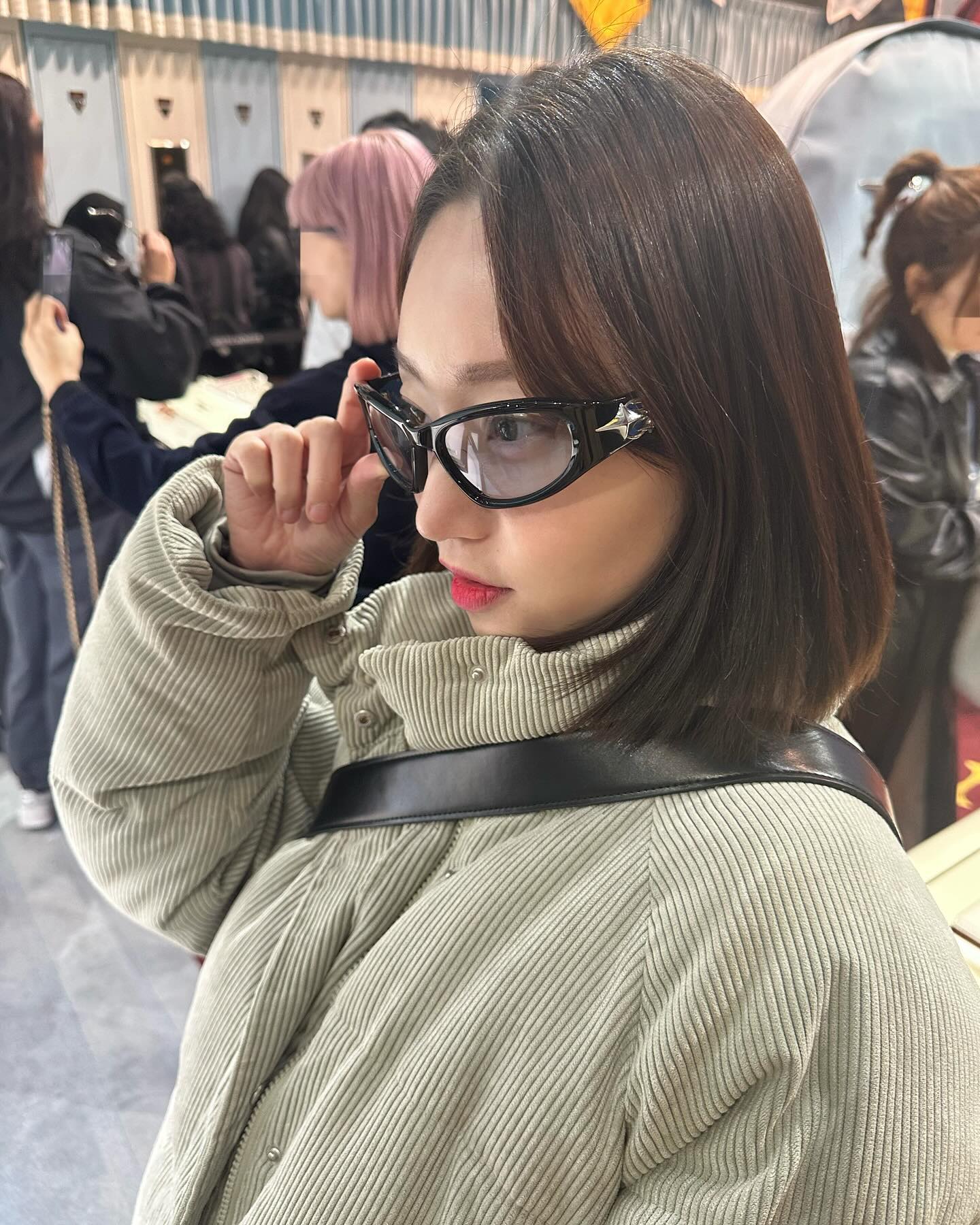 😎

간G나게 사진찍는거 어떻게 하는건데요…
킹받게 찍는건 잘하는데..