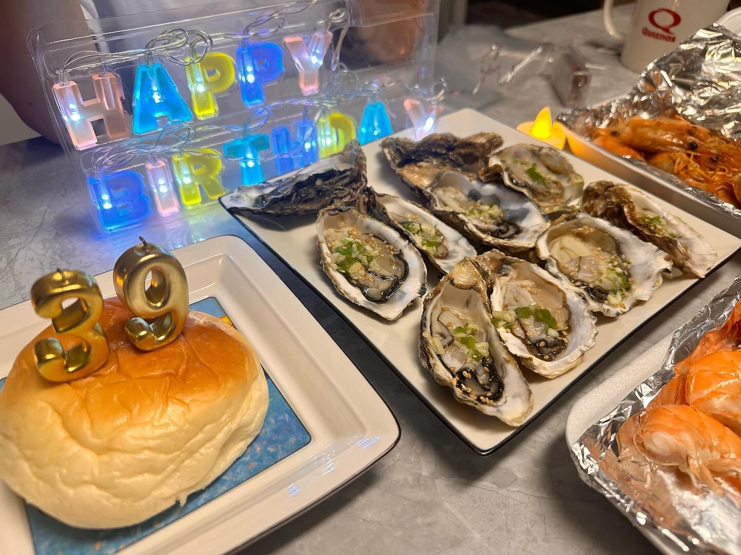 마눌님 30대 마지막 두번째하는 생일
만 나이로 한살 어려져서 다시하는
마지막 30대 생일. . . 또 한번 축하가득해~~
오늘은 김은주의 날 공주 변신~^^
다시한번 생일 축하 축하해 🥳

#와이프생일 #30대마지막생일 #생축 #행복해요❤️ 
#아들셋맘생일 #니가제일예뻐 #공주변신 #행복해