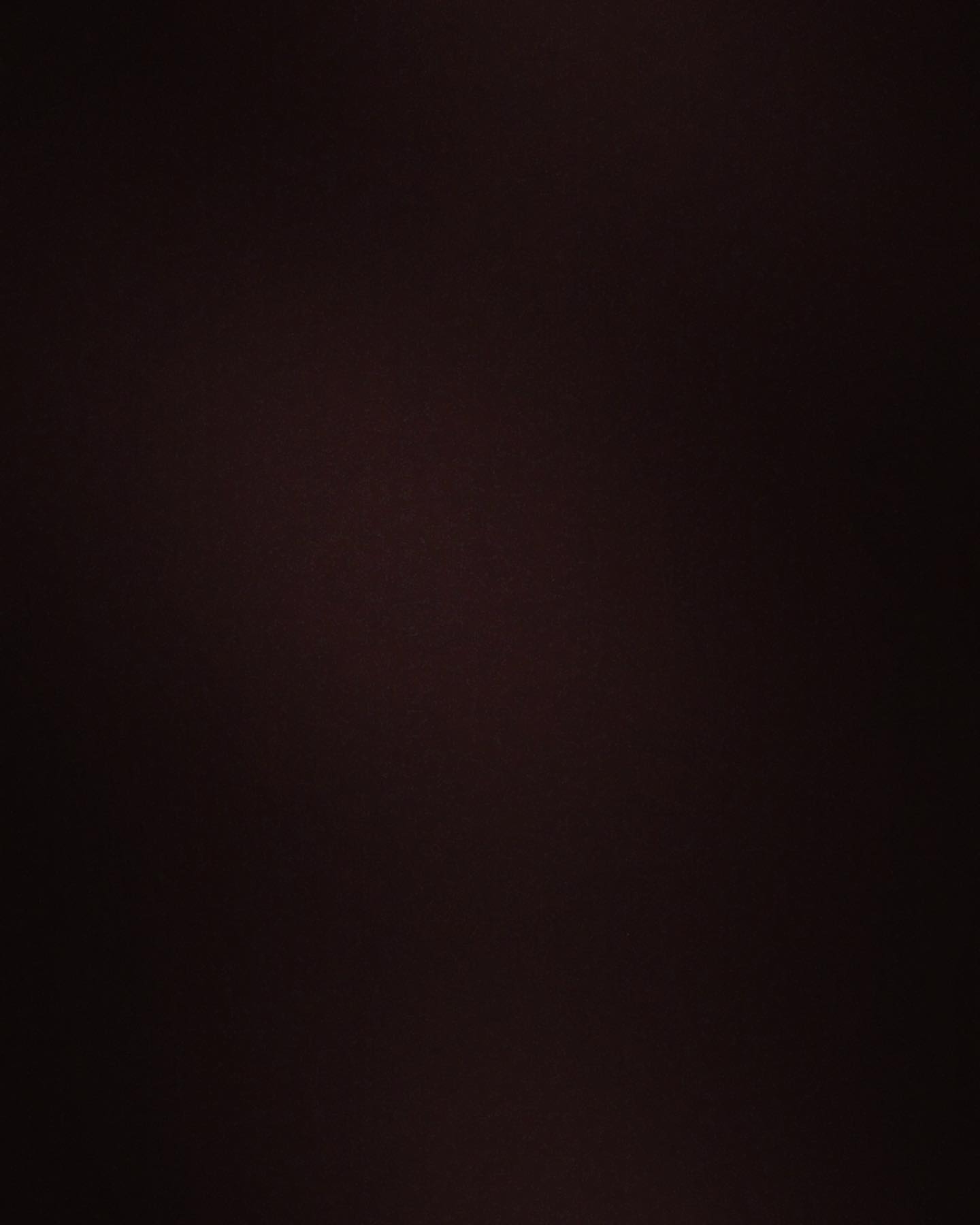 떠나간 것들이 내게 행복하라 말했다
누구보다 원하고 있어
그러나

나는 있지
이미 씨앗이 심어졌어
절망을 먹고 자라
나는 이미 어른이야

그리움으로 술을 담갔다
씁쓸한 가여움이 되었다
그래
어른이 되어서 품어야만 하는 것

떠나간 것들이 내게 행복하라 말했다
이제 다시 아이가 될 수는
없는데

/회양목의 아름다운 꽃과 바람 

작성일: 2023.08.15
수정일: 2023.09.15

#시인회양목 #시인스타그램 #글스타그램 

마음은 여즉 다 여물지 못했는데 몸만 커진 어수룩한 어른이 되었다
내일은 오늘보다 더 단단해진 어른이 될 수 있을까