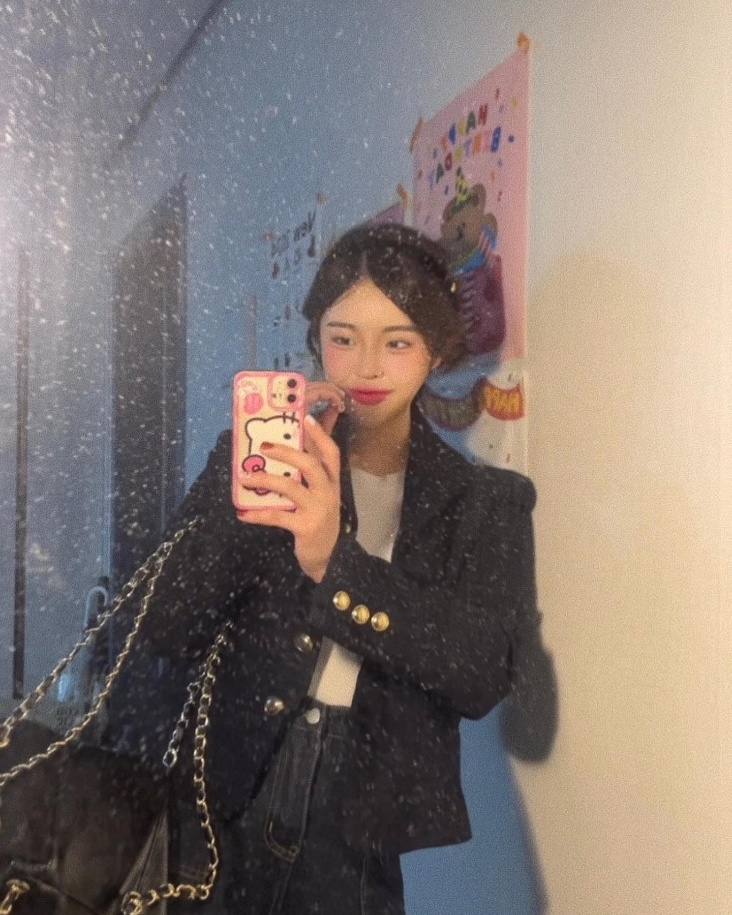 다들 잘때쯤 슬쩍 .. 투척 🖤
acc. tatianajewelry_ 
outer. till.idie_official