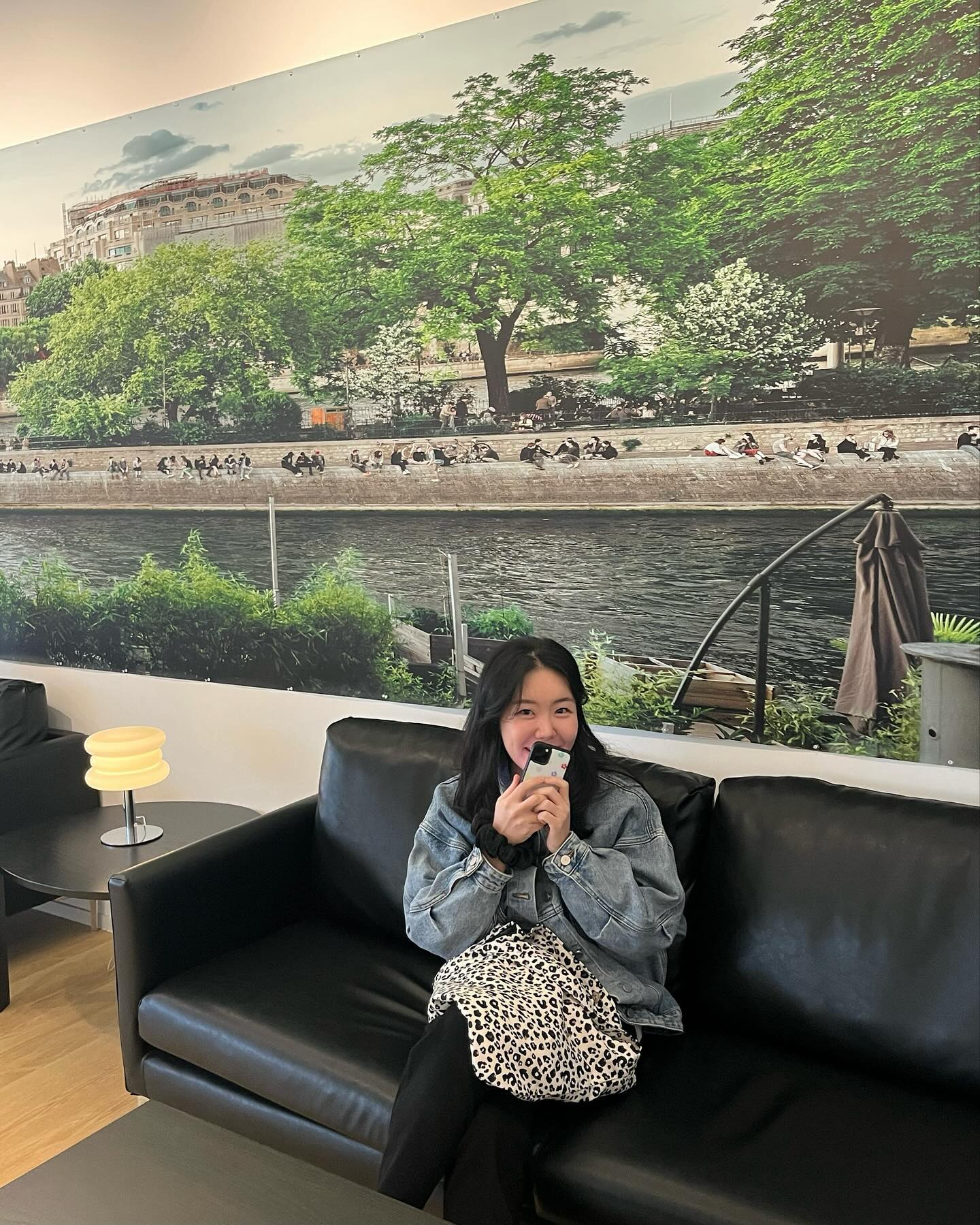 가볍고 구ㅣ여워서 요즘 잘 매는 쇼퍼백
🤎🤍🤎🤍🤎🤍🤎🤍
roidesrois.official 
brandsalon_office 
#로아드로아 #캐쥬얼패션 #스트릿패션 #브랜드살롱 #에코백 #쇼퍼백 #숄더 #에코백추천 #쇼퍼백추천 #협찬디엠