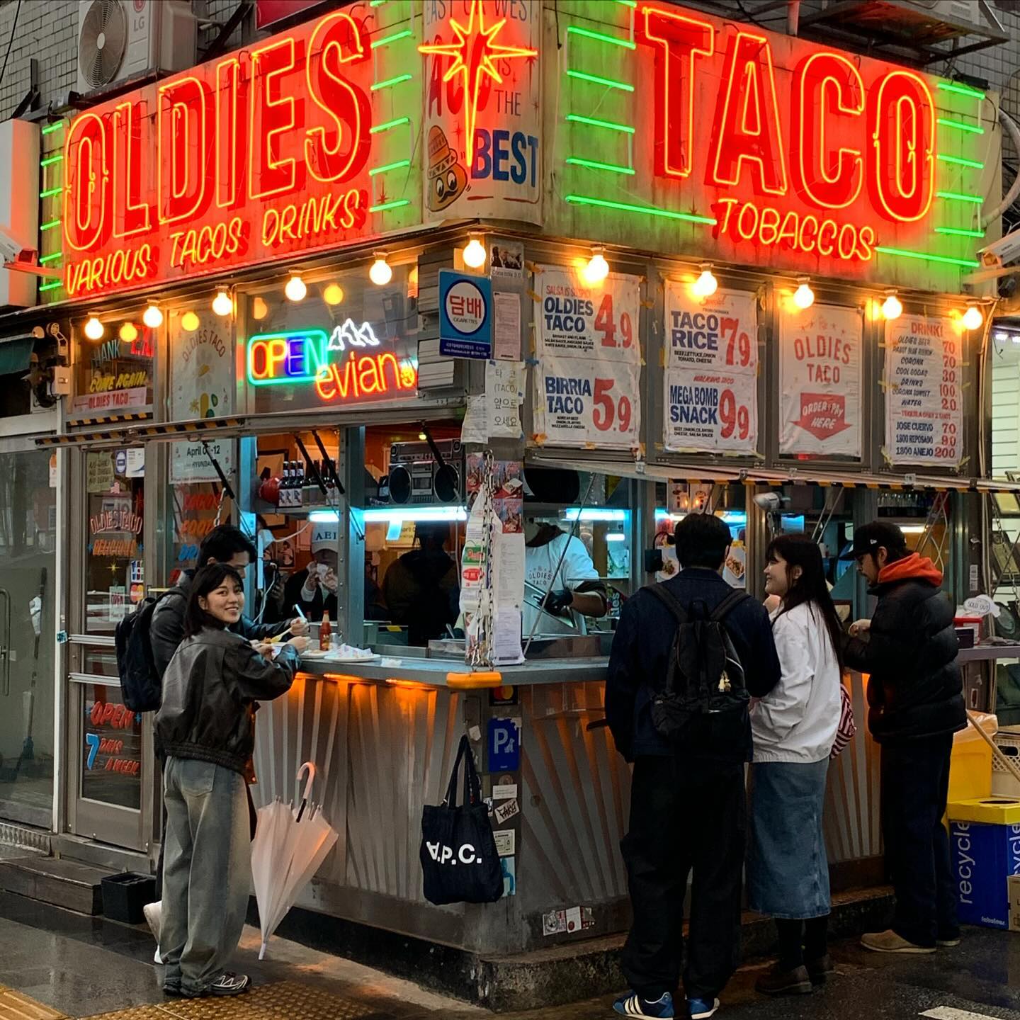 타코🌮 넘 맛있어서 춤추면서 먹음
올디스타코 플레이리스트 공유 바랍니다,,🥹책오,,🫶🏻
7080 시티팝 들으며 마무리 🫧

#올디스타코