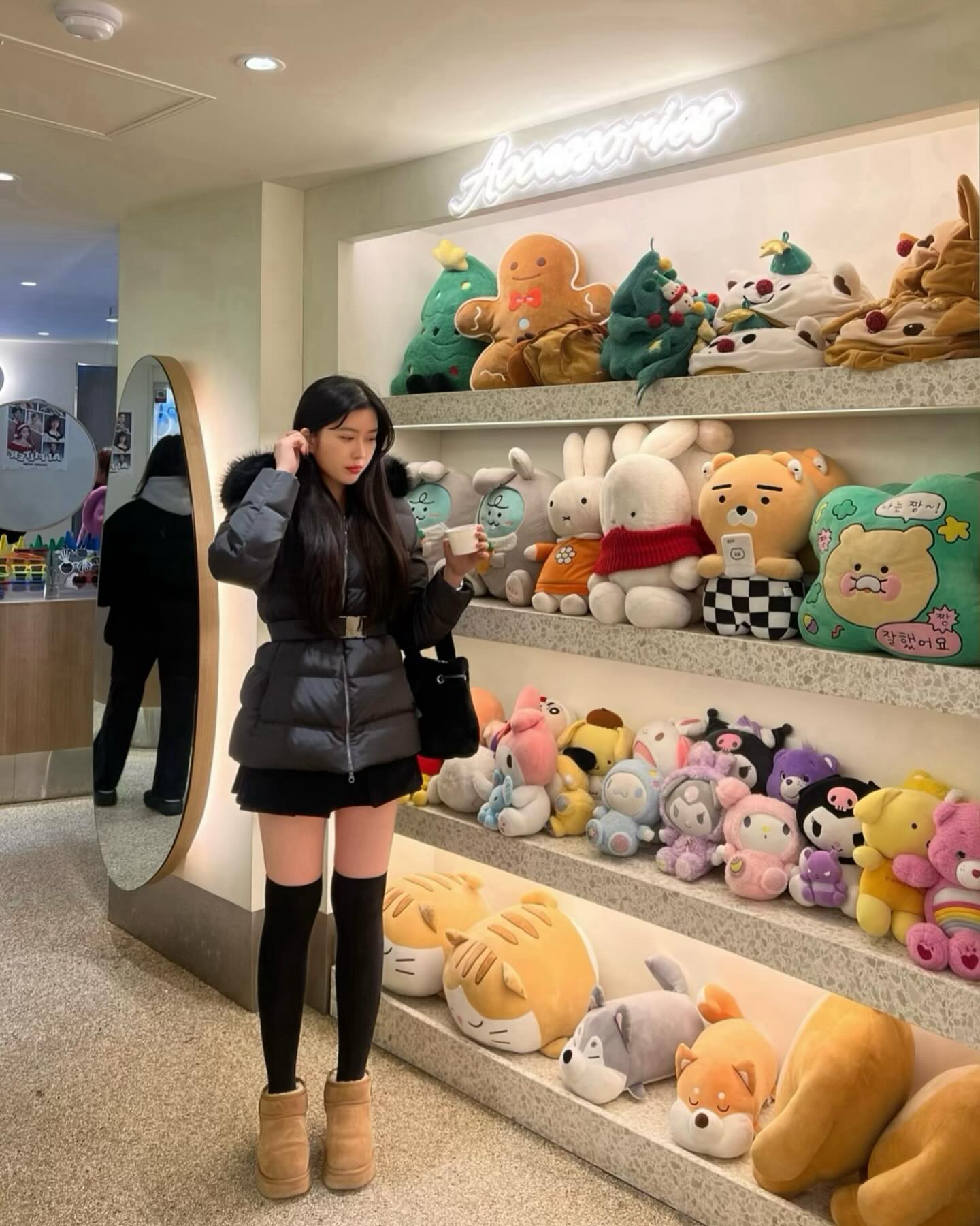 자꾸 키 엄청 커보인다고 하는데 163이라구요..
이번에 병원에서 키 쟀는데 1센치 컸당😆😆
