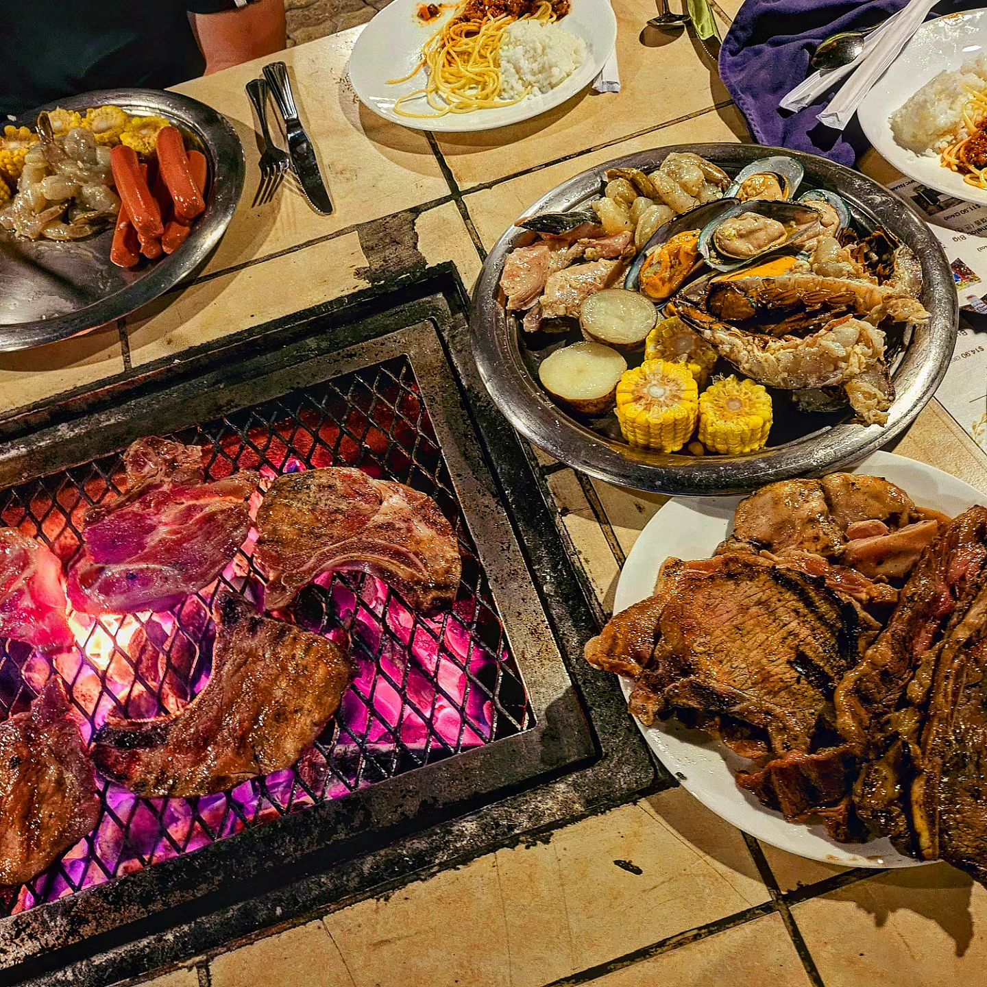#바베큐파티🍖🍗 

#사이판비비큐파티 

덥지만 맛있댜❤

해산물좋아하면 강추!

난 고기가 더 죠음🥩🍖🥓

#사이판PIC #사이판PICBBQ

#먹팔해요 #먹스타맞팔 #먹팔 #먹팔맞팔 #맞팔해요