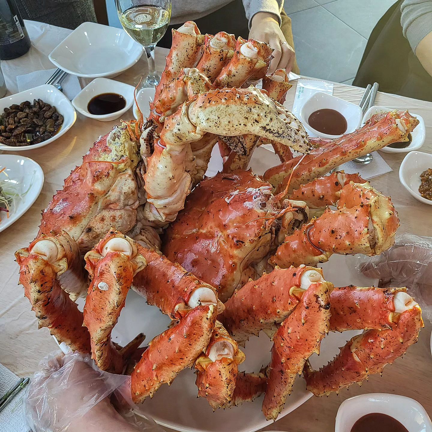 #킹크랩 #일산수산물시장 #식사동맛집 #일산맛집 #일산킹크랩 #해산물 #다투모일산 #먹스타그램 #회 #가리비 #화이트와인 #일산회식 #매운탕 #해물파전 #fff #f4f #foodie #foodstagram #kingcrab #ilsan #koreanfood #rawfish #maeuntang #spicysoup #koreanpancake #whitewine