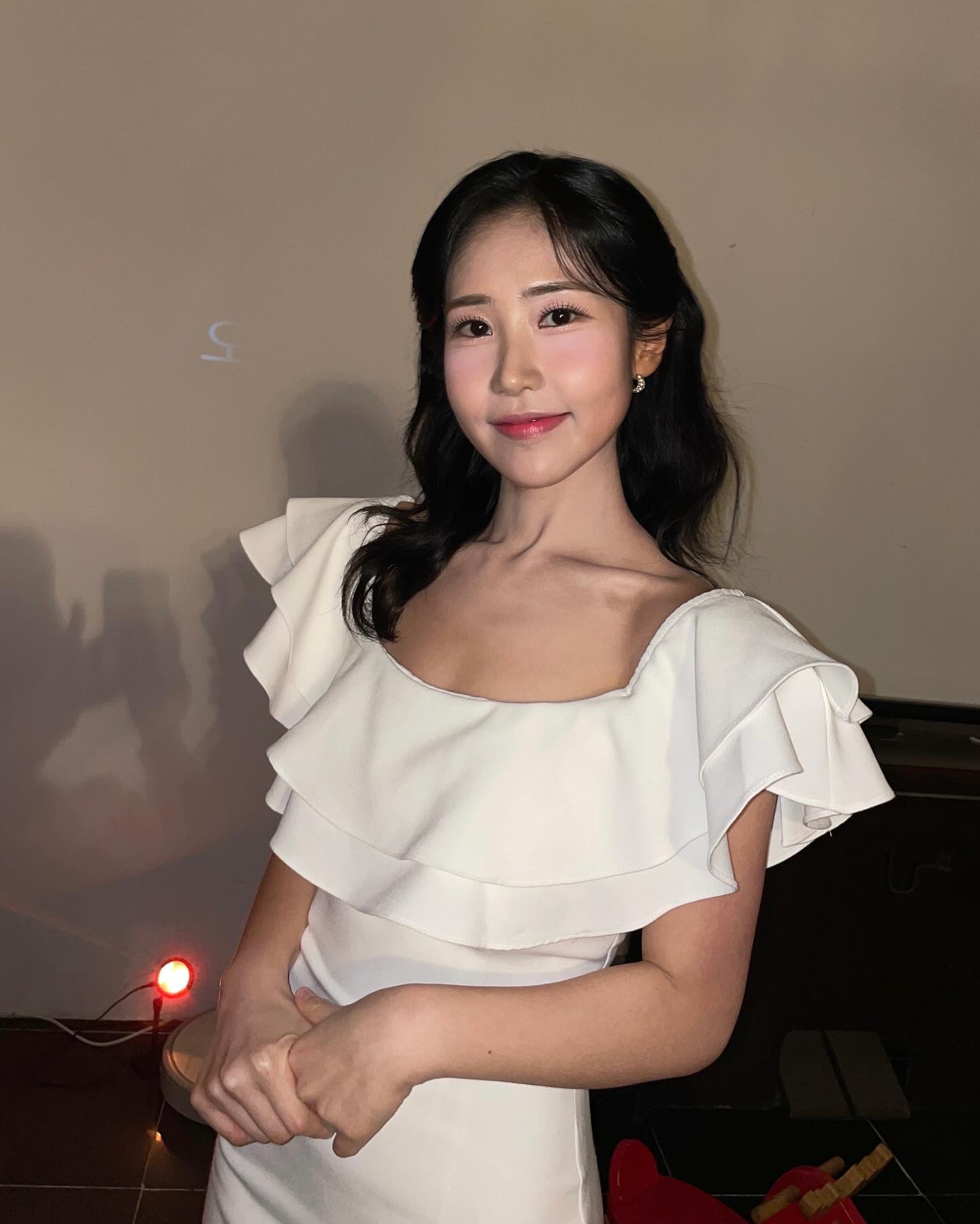 영상 프로필 찍고 왔어요!🤗

헤메 style_rose_hairmakeup 
의상 vividrose1 
스튜디오 gnal_official 

대표님 와주셔서 넘 섬세하게 디렉팅해주시고 봐주셔서 너무 너무 감사합니다,,!!!🫶🏻🫶🏻🫶🏻 진짜 최고😭
혼자였으면 어땠을지,,,🥹

암튼 폼 끌어올려어ㅓㅓㅓ~아좌쟈🔥🔥🔥

#쇼호스트오혜연 #쇼호스트프로필 #모바일쇼호스트 #모바일쇼호스트섭외 #라이브커머스 #라이브커머스쇼호스트 #쇼호스트 #블랙스완스피치 #쇼호스트아카데미 #쇼호스트공채