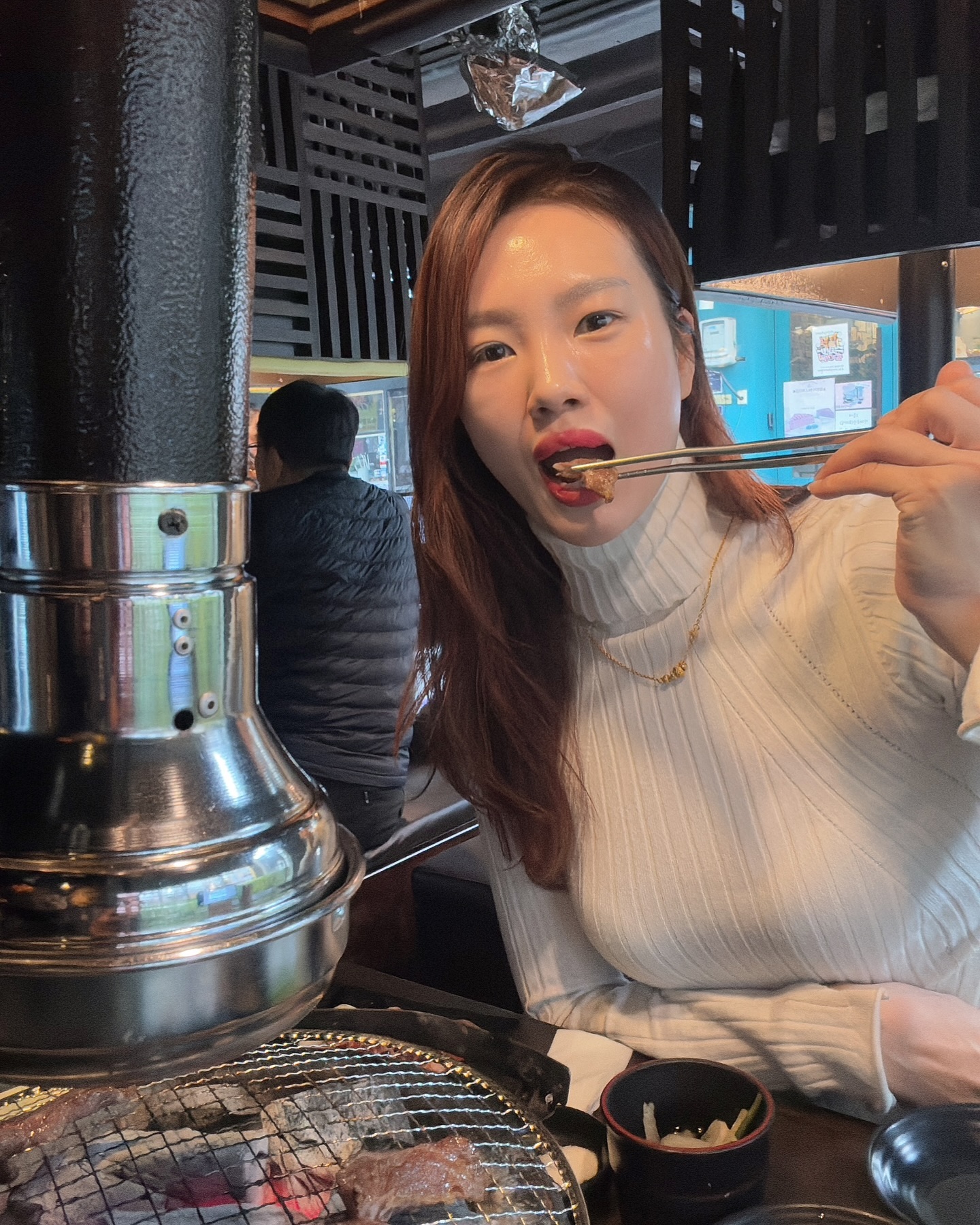 #협찬 🐮🐷🐂🥩

돼지고기 가격으로
소고기 먹고 왔어요,,,😆
갈비살은 와인숙성이고
양념갈비살은 마늘간장 베이스에요
두개다 먹어보니 와인숙성이 조금더
고급진맛이어서 갈비살 1인분 더 먹었어요
돼지고기도 파는데 왠지 소고기 안먹으면 손해같음
같이 나오는 떡도 구워먹으니 별미😋
계란찜도 완전 부들부들,,
계란찜, 김치찌개도 무한리필이라니 대박이죠👍

분위기도 좋고 가성비는 더 좋은
화로구이 고깃집 너무 잘먹었어요
건대입구역 가성비 고기집🍖 찾으시면
꼭 가보세요😆👍

🩶소갈비살 13000원
🩶양념소갈비살 13000원*2
🩶공기밥 🍚1000원
🩶계란찜, 김치찌개 무제한 무료🥘🩶

🌈화기애애 건대본점
위치: 서울 광진구 아차산로31길 16
시간: 월-금 13:00-24:00
  토-일 12:00-24:00
*포블로그 협찬받았습니다🙏

#고기집 #소고기 #건대소고기 #찐맛집
#건대맛집 #건대고깃집 #건대점심맛집
#건대가성비맛집 #건대입구역맛집 #건대입구역맛집추천