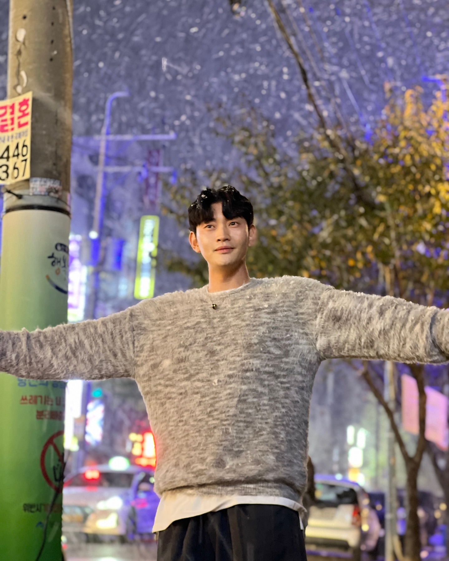 하늘에서 눈이 내려 와요
.
.
.