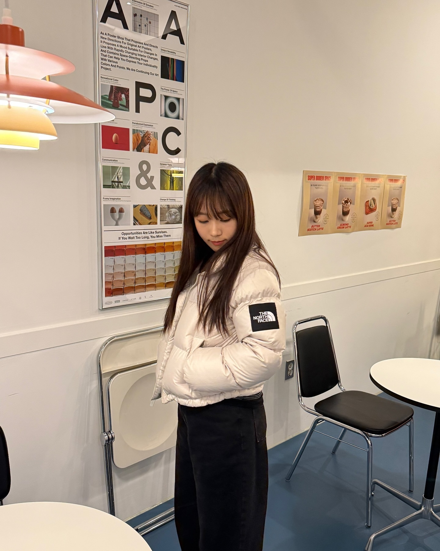 미리 준비하는 겨울! 
뜨뜻하고 힙한 숏패딩은 kream.co.kr 에서😆