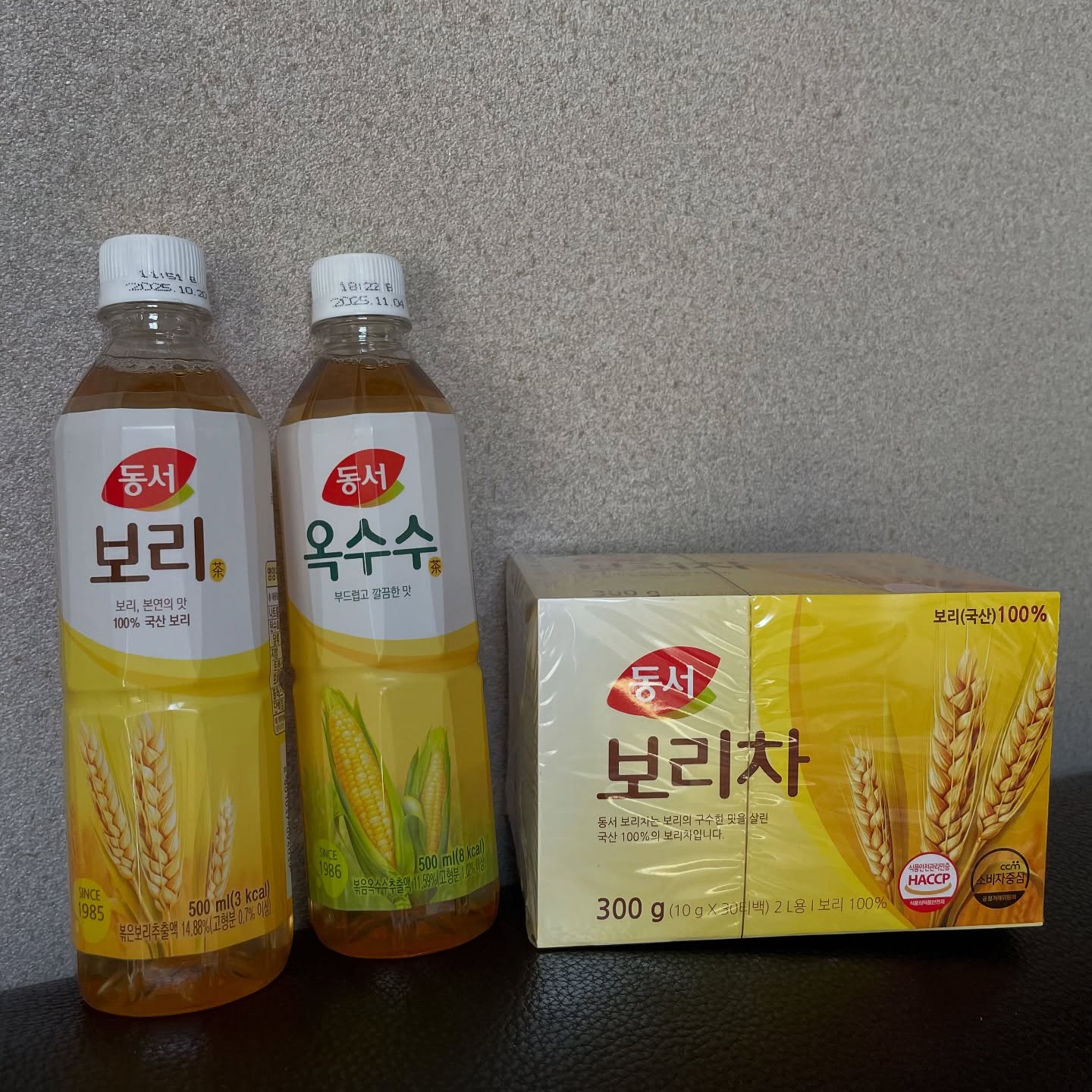 #협찬 #제품제공

간편하게 마시기 너무 좋은 
꼬숩꼬숩한 동서보리차🌾

보리차의 근본인 동서보리차를 500ml로 간편하게😆😆

맹물먹기 힘들때 보리차로 수분충전을 든든히😊😊

꼬숩고 너무 맛있는 동서보리차😍😍

#동서보리차 #동서옥수수차 #보리차 #옥수수차 #물대신보리차 #갈증해소음료 #수분보충 #식수용차