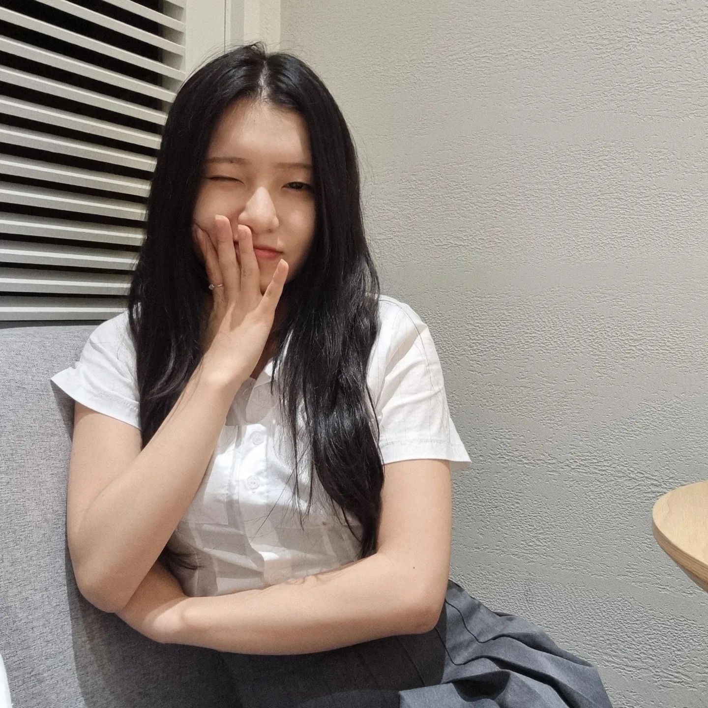 모른채