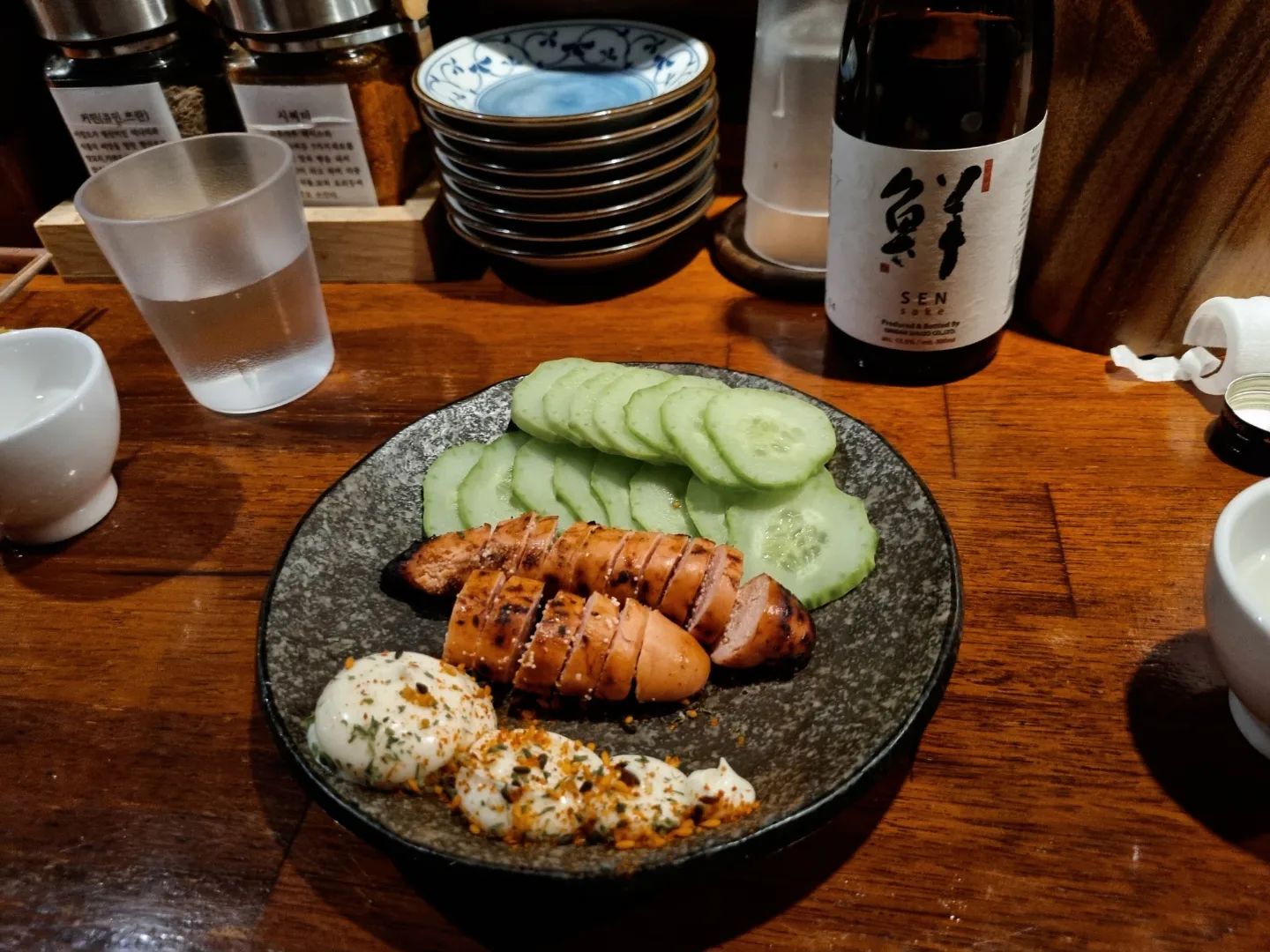 -

나만 알고싶은🤫
#이자카야
#야키토리리

짠 맛 1도 없이 
꼬소한 명란에🩷
아삭아삭 오이💚
#명란구이

안 먹을 수 없는
맛.없.없
숯불 닭꼬치구이😋

2️⃣차니까
간단하게
마시기 좋은
사케 센300으로〰️🍶

내가 딱 좋아라하는❣️
아늑한 분위기에
안주 마저🫶
자주 가게될 
울동네 맛집😍

#서울맛집#샤로수길맛집#봉천맛집#낙성대맛집#서울대입구역맛집#샤로수길이자카야#봉천동이자카야#낙성대이자카야