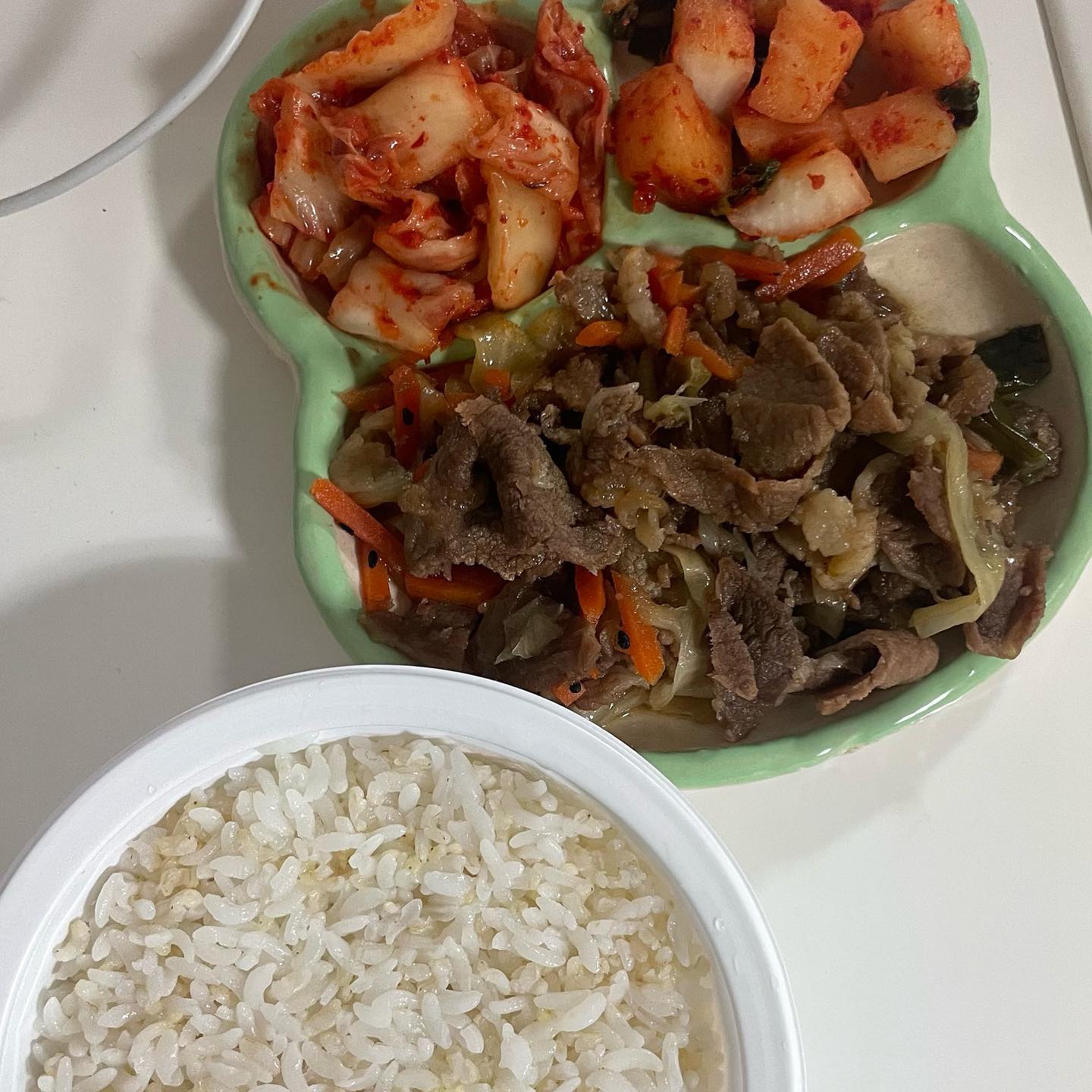 자취밥.zip
빠질 수 없는 개구리🐸
이렇게 돼지가 되어가는거지ㅣ이
.
#먹스타그램 #먹팔맞팔 #먹팔 #집밥 #자취밥 #자취생 #자취생요리 #고기 #삼겹살 #소불고기 #참치라면 #월남쌈 #건강식 #고기식 #냠