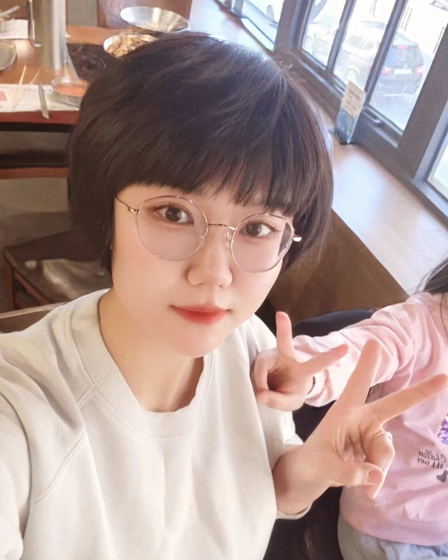 💘흔적🐾남기긔💕

🩷주말은 딸램과 데이트하기😁💕
🩷친구님~좋은휴일날 보내세요❤💐💝🩷💛💚💙🩵💜🤎🖤🩶🤍🫰🏻💖🧡💗🫶🏻💕
.
.
#40대 #아줌마 #일상 #셀카 #일상공유 #40대일상 #영통중심상가 #두끼 #아트박스 #산타탕후루🎅🏻🍡
