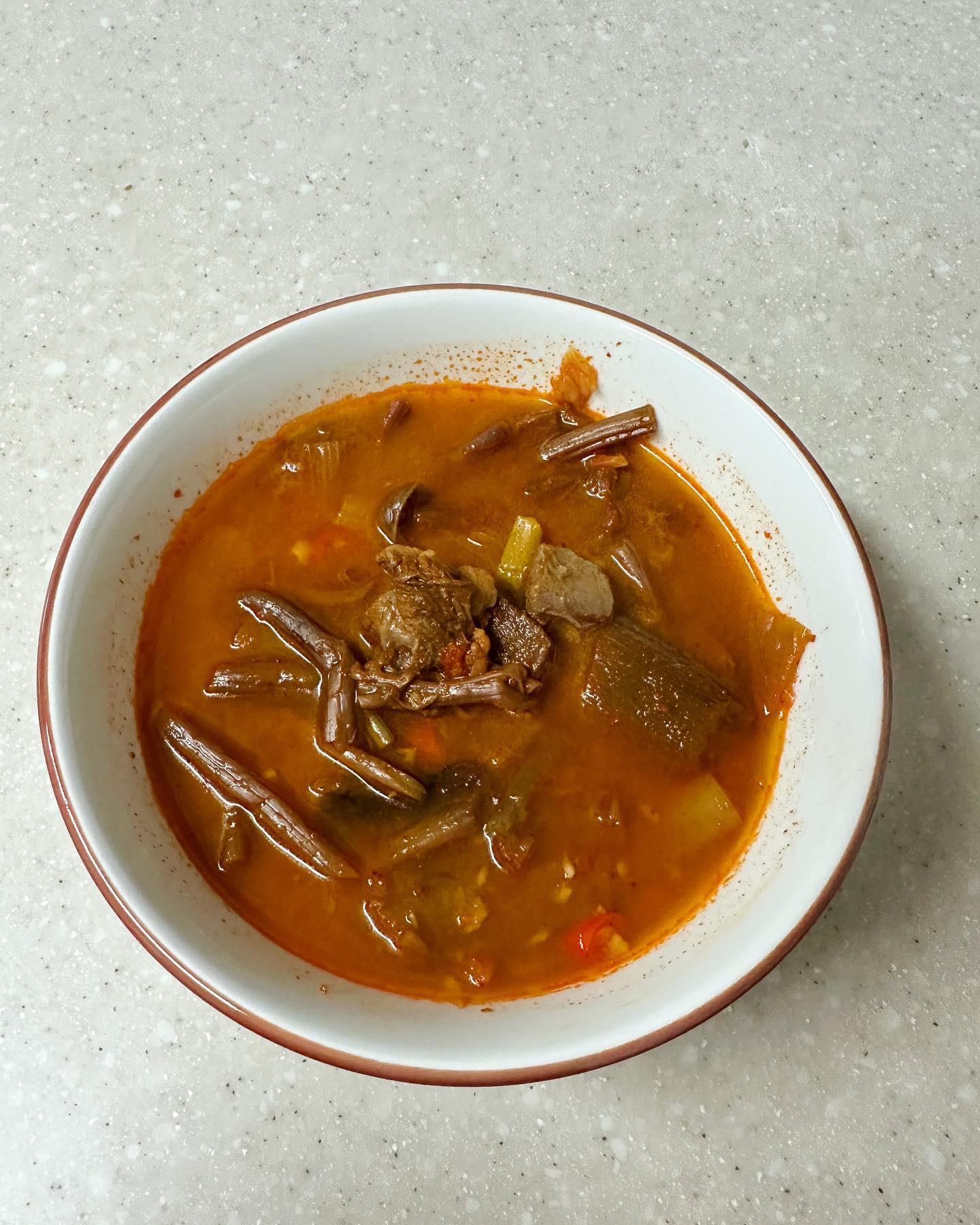 결혼전 엄마가 쉬는날 하루라도 집에 좀 있어 보라고 했는디…😂 당연스레 집에만 있는나 😆
할일이 너무 많다🥵#돌밥돌밥 
#벌써저녁시간 #공심채볶음 #한우육개장 
#도토리묵 #볼락구이