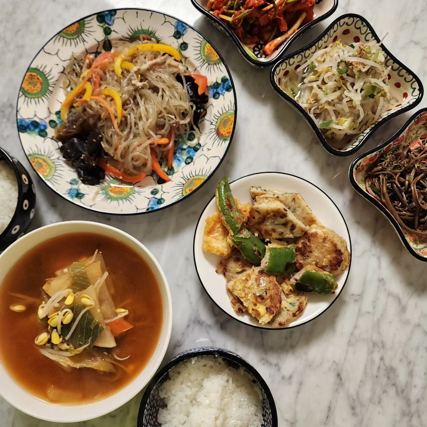 #명절음식 

양가에서 받아온 음식으로 넘나 푸짐🍴