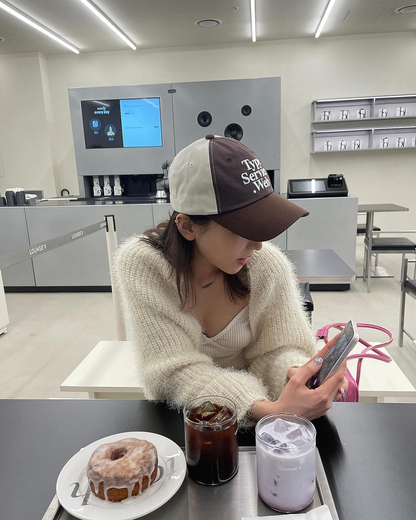 바지가 너무길어서 바지 붙들고 씨름했던날
서울바닥 청소 내가 다 해놨듐(⸝⸝⸝ᵒ̴̶̷̥́ ᵕ ก̀⸝⸝⸝)ෆ
