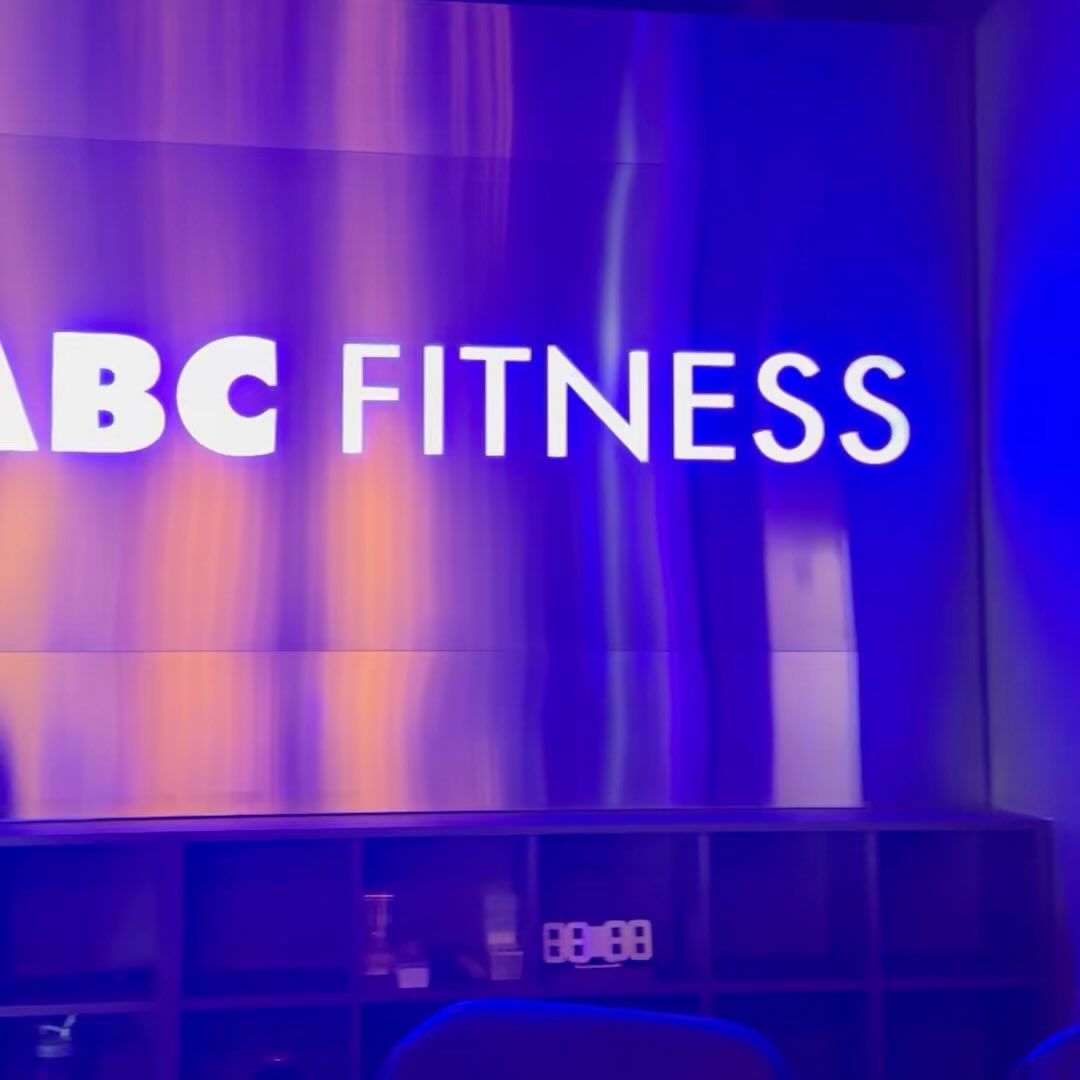오늘 드디어 ABC FINESS방문!!💜 
멋있고 잘생긴 선생님들과 처음만난 사람들이랑 재밌게 아침 운동성공!! 
주말 아침이라 쏘 쀼듯하다( ๑˃̶ ꇴ ˂̶)♪⁺ 

다들 착하고 친절하셔서 너무 좋자나🫶🏻
그룹운동 꼭 등록해야지💪🏻

나성동 뷰맛집 헬스장❄️ abc_fitness_official 

📍 세종특별자치시 국세청로 32 마크원애비뉴 C동 601호 (우)30128

지번: 나성동 815