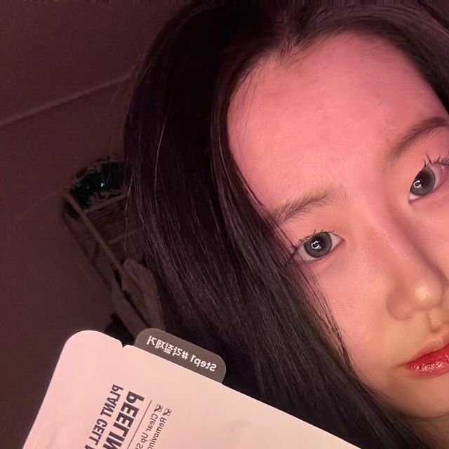 가은 on Instagram: "플랜트 셀 2스텝 마스크팩 💧 - 원스텝 투스텝으로 나눠져있어서 좋았구 필링패드루 피부 닦고 팩 붙이니 더 좋았던거같아용 수분이 많은제품이라 건성분들 추천드려야 #