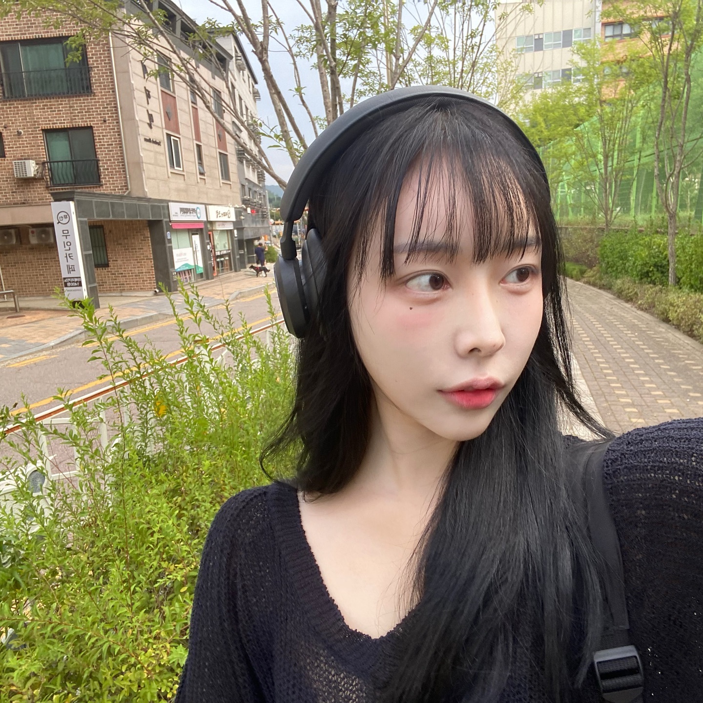 다들 집에서 궁댕이방댕이 흔들면서 안전하고 즐거운 한가위 되길 바라요 보름달에 소원도 꼬옥 빌구 🌝~.
ps. 다들 모기 조심하고 하늘 한번 더 보고 마주보고 웃고 추석동안 살 안찌게 해주세요 bangolufsen 

.
.
.
.
#앞머리 #추석 #한가위 #연휴 #fypシ #selfie #ootd #좋아요 #fyp #followforfollowback  #패션 #tokyo #おはよう #ねこ #fashion #asia #点赞 #点赞反弹 #healthylifestyle #www #いいね返し #いぬすたぐらむ #お洒落さんと繋がりたい #日常 #インスタ映え #みばえ #손민수 #헤드셋추천 #뱅엔올룹슨