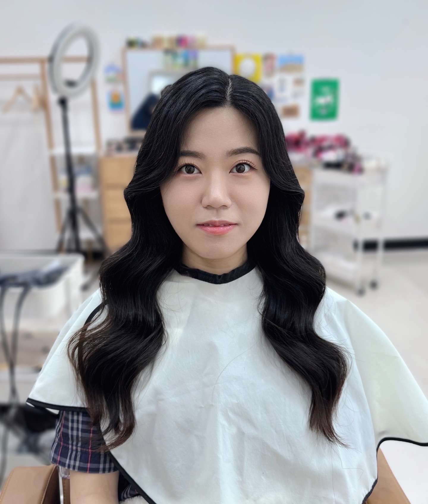 .
고객님들께서 가장 좋아하는 웨이브으 💕
.
벌써 8월 마지막 날이라니,, 9월부턴 업로드 다시 열심히 하기 🫣
.
.
#동탄메이크업
#동탄헤어메이크업 
#병점메이크업
#오산메이크업