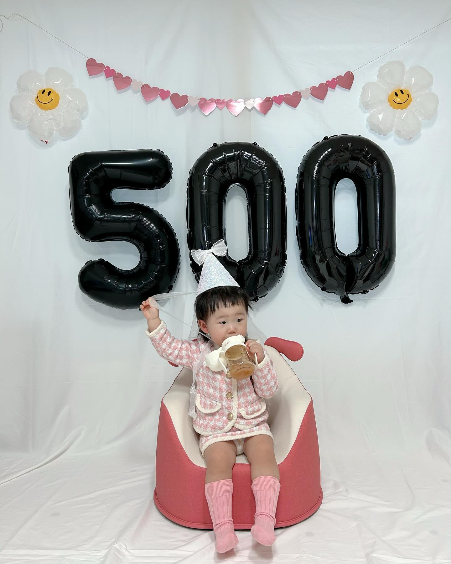 Happy 500th day 🍰✨
.
.
.
#240103
#랑이는503일
#16개월15일_71주차
#500일축하해❤︎ 
#사랑해라공🫶🏻
#2024년에도행복하자_도쭈네🏡
.
#케이크고마워_아라언니🫶🏻
#도와준아라언니_최고🫶🏻