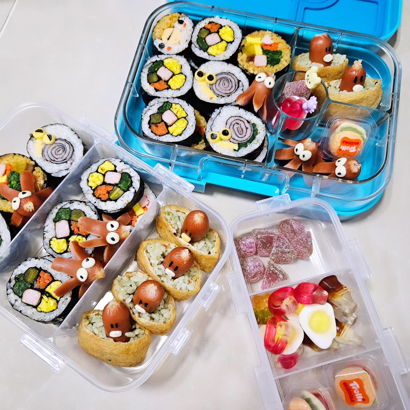 봄 소풍 김밥~ 🌸 
두 놈 모두 씐~~나서 등교하는거 보니, 귀욤 :)

#애들보니
#피곤함이싹
#소풍김밥
#엄마노릇
#자기만족
