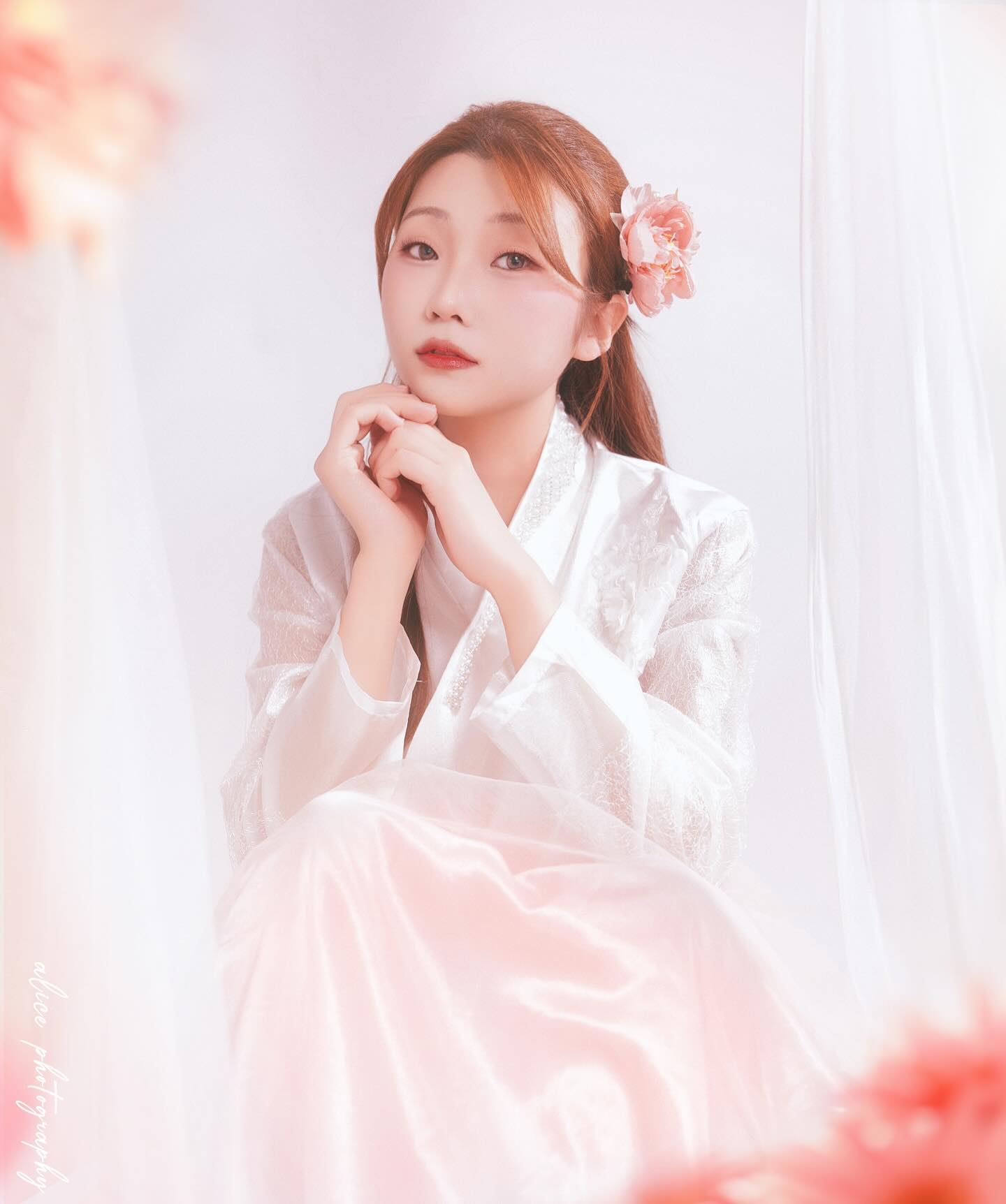 🌸(2) 
아가씨 되어보기..💓
.
.
.
.
.
.
.
#컨셉사진 #컨셉촬영 #한복촬영 #한복 #매화 #모델 #한복모델 #스냅촬영 #꿈속스튜디오 #앨리스작가 #photo #hanbok