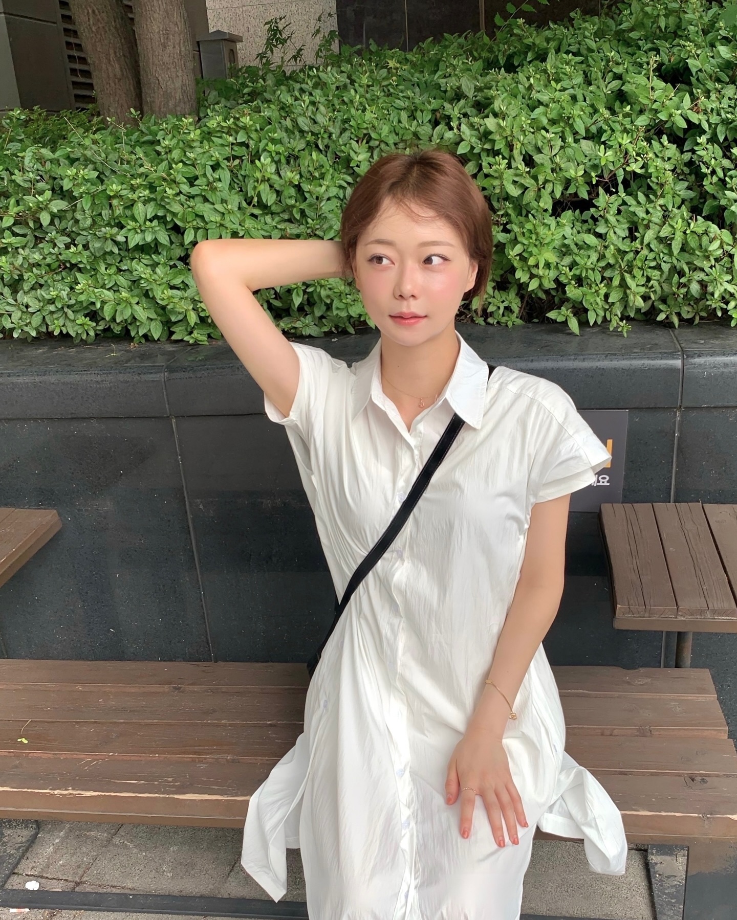#광고 porterna_ #porterna

여름에 간단하게 착용하기 좋은 #포르테나 롱 드레스 셔츠🤍 하늘하늘 + 어벙한 핏이 넘 예쁜 :)
